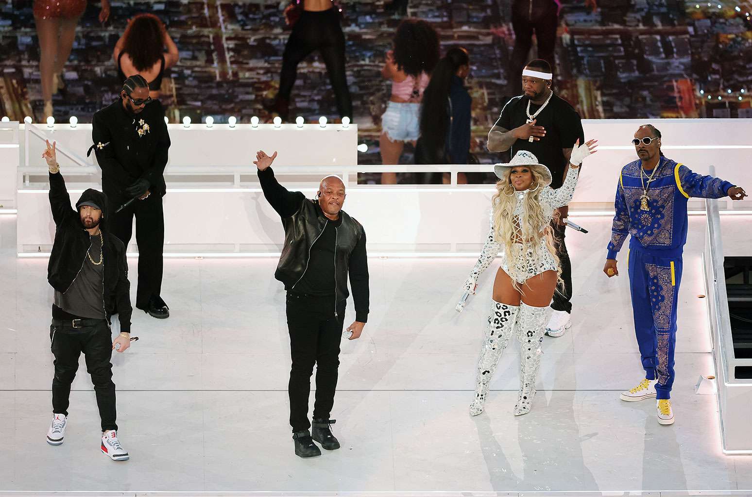 Eminem-Kendrick-Lamar-Dr.-Dre-Mary-J.-Blige-50-Cent-and-Snoop-Dogg-2022-superbowl-halftime-billboaoard-1548