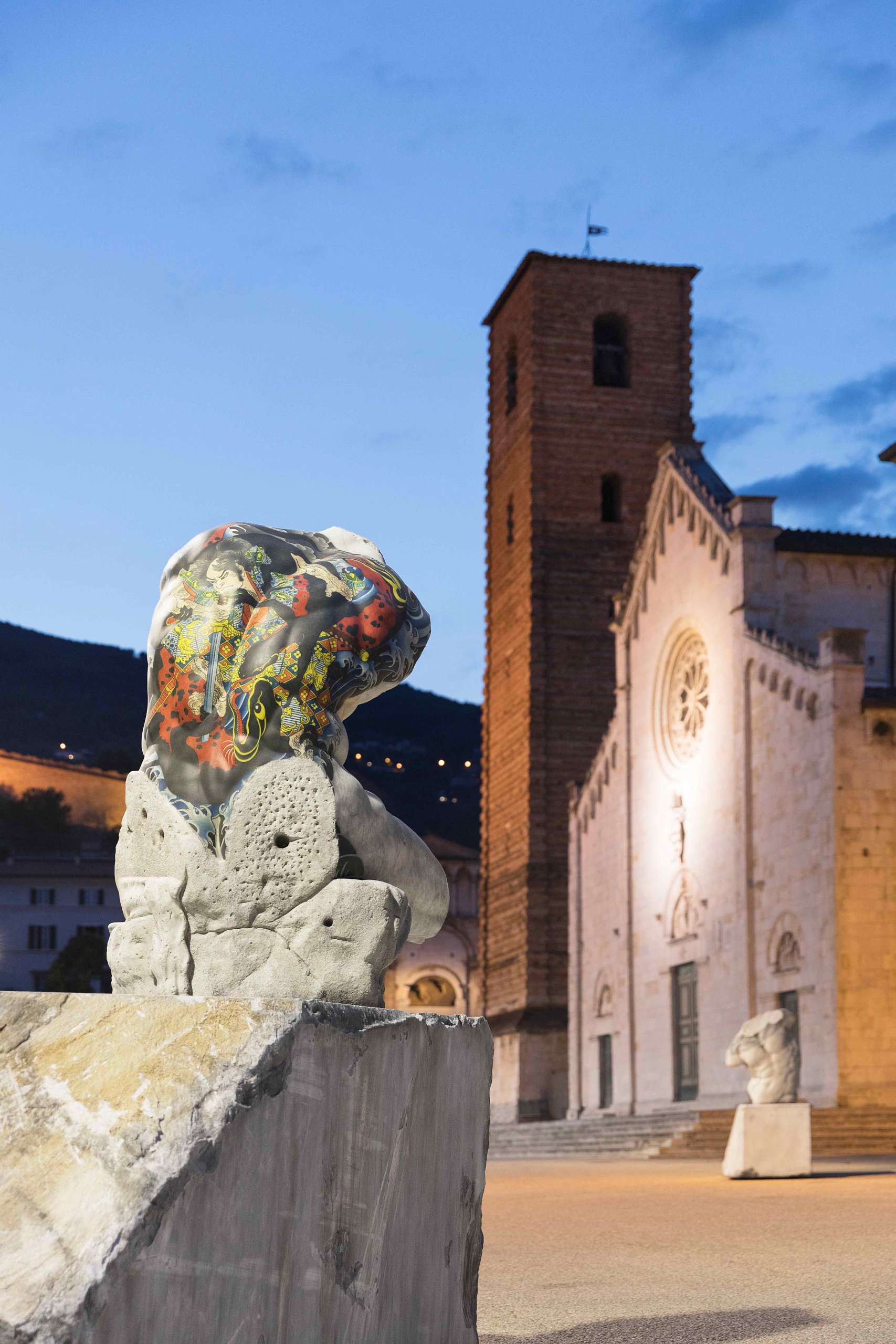 TRULY, 2020, Pietrasanta, Piazza del Duomo – Torso Belvedere