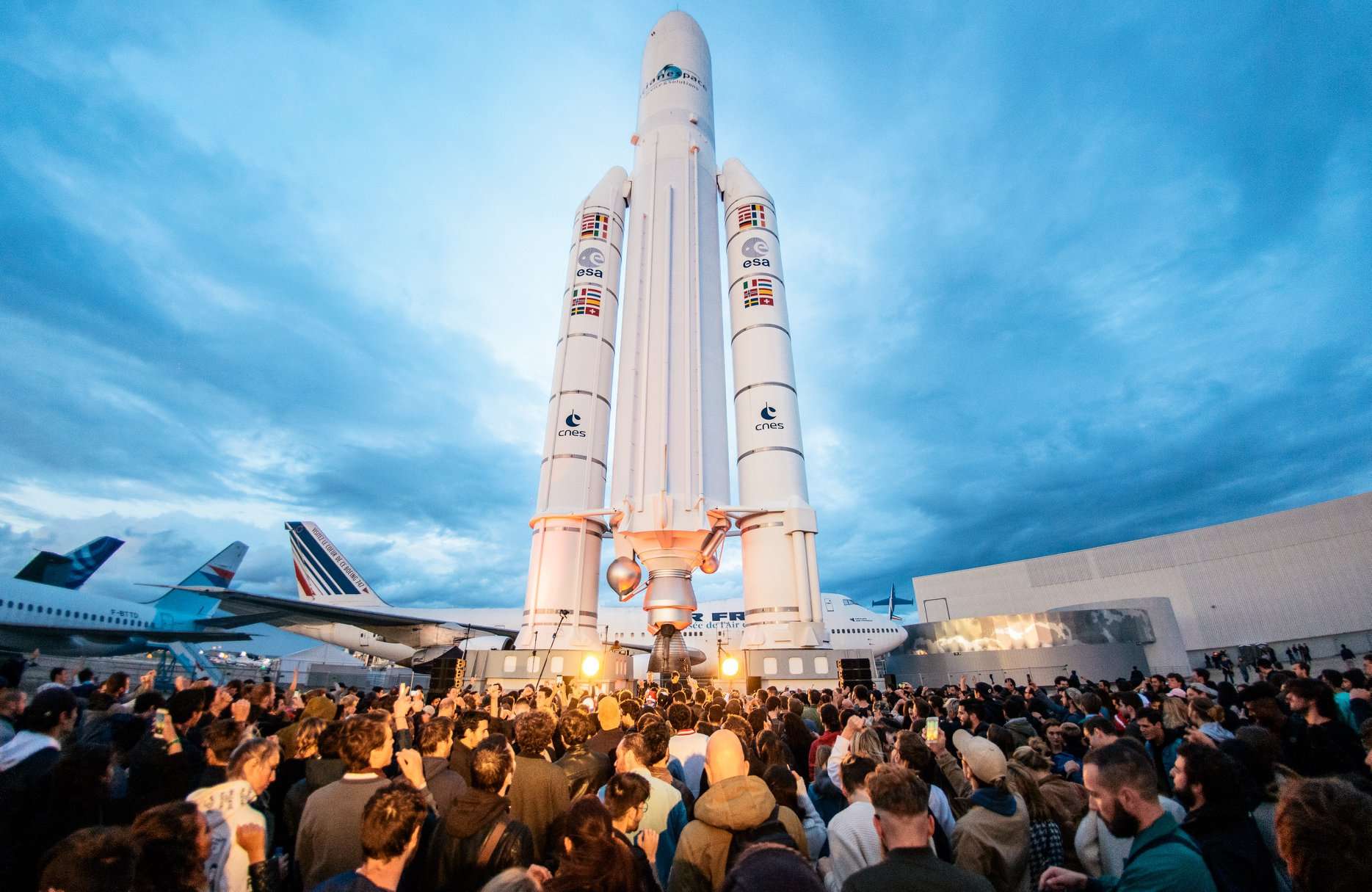cercle in space center