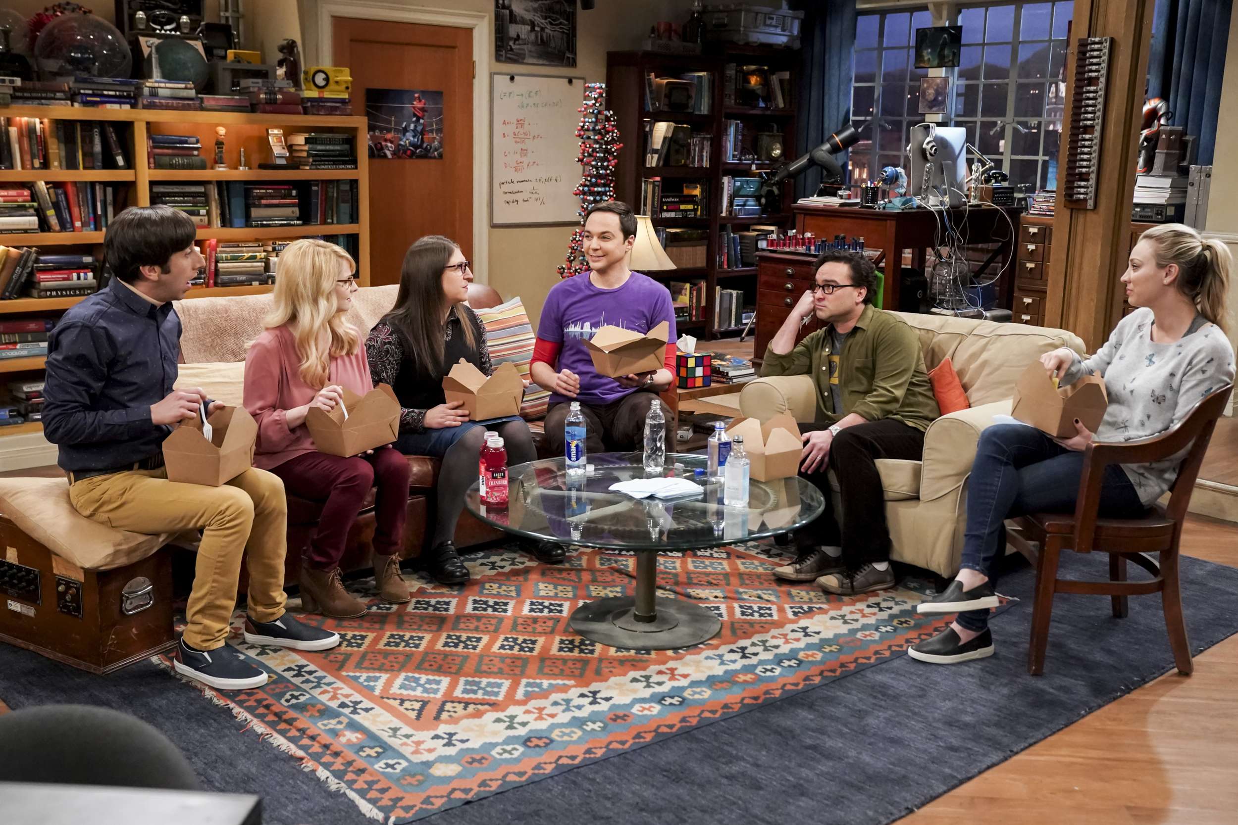 《The Big Bang Theory》中的棕色沙發伴隨角色成長，不變的是 Sheldon 始終如一的座位。