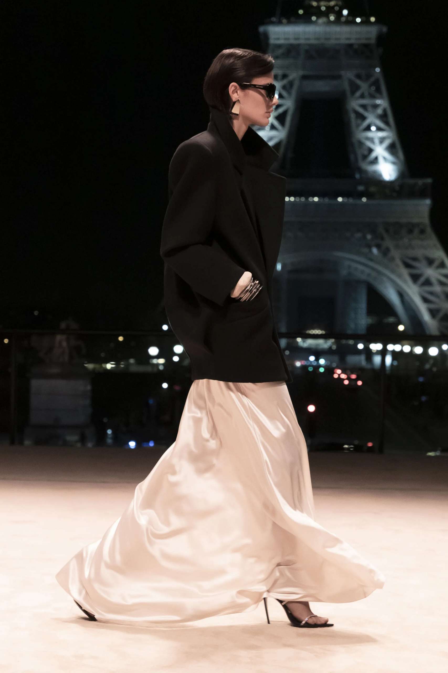 ( SAINT LAURENT FW22 LOOK 1 )