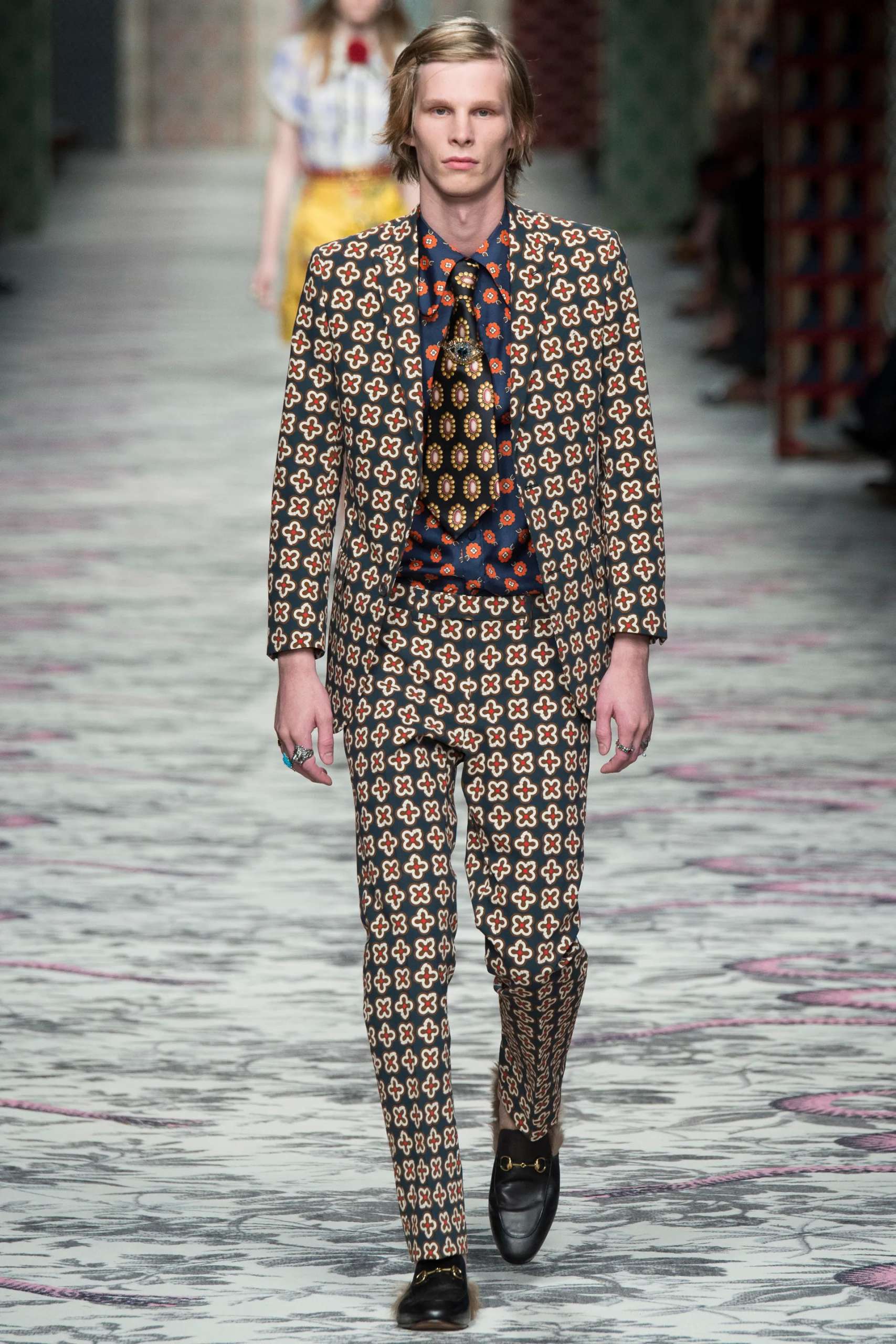 ( GUCCI SS16 LOOK 54 )