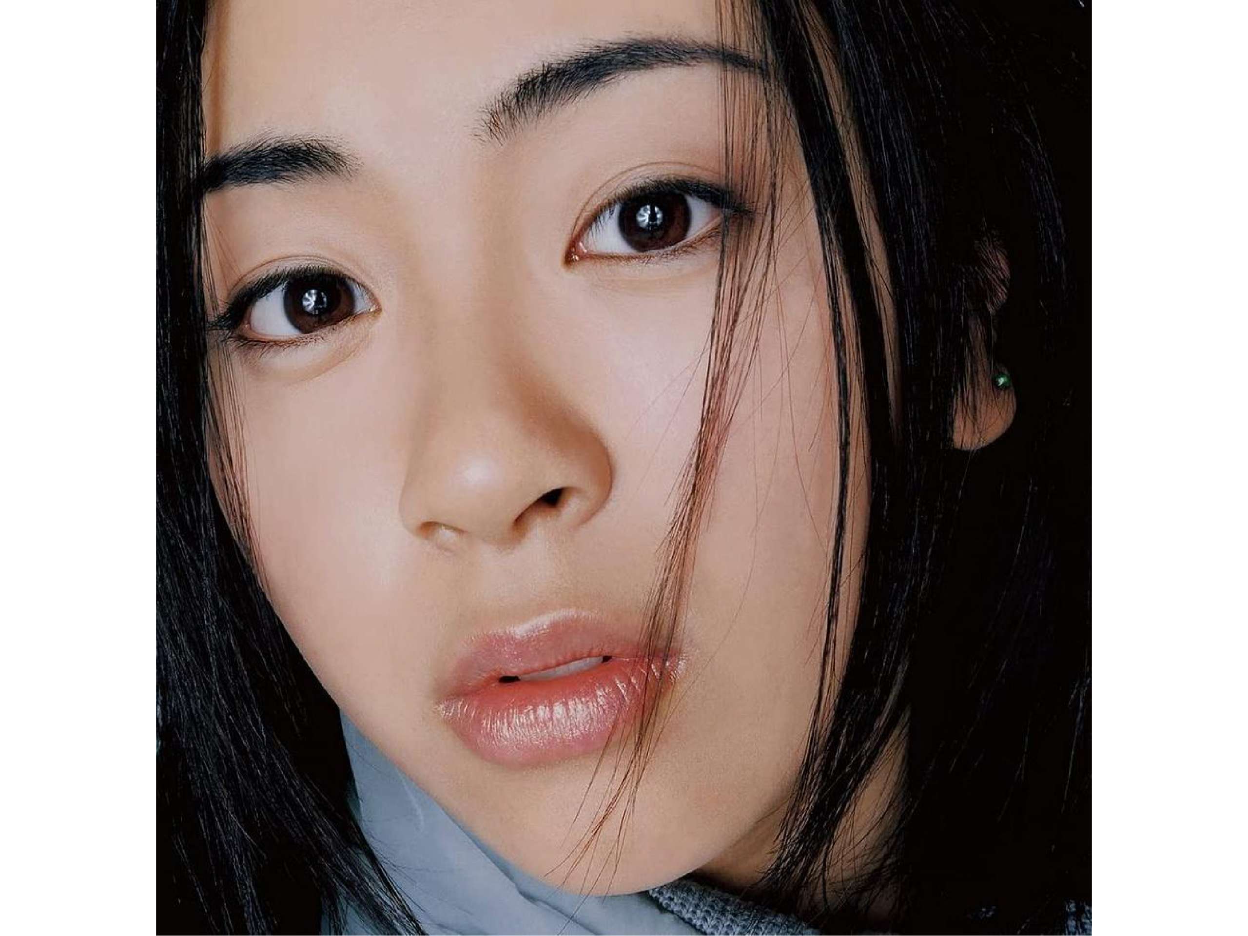 1999 年，宇多田光發行專輯《 First Love 》。