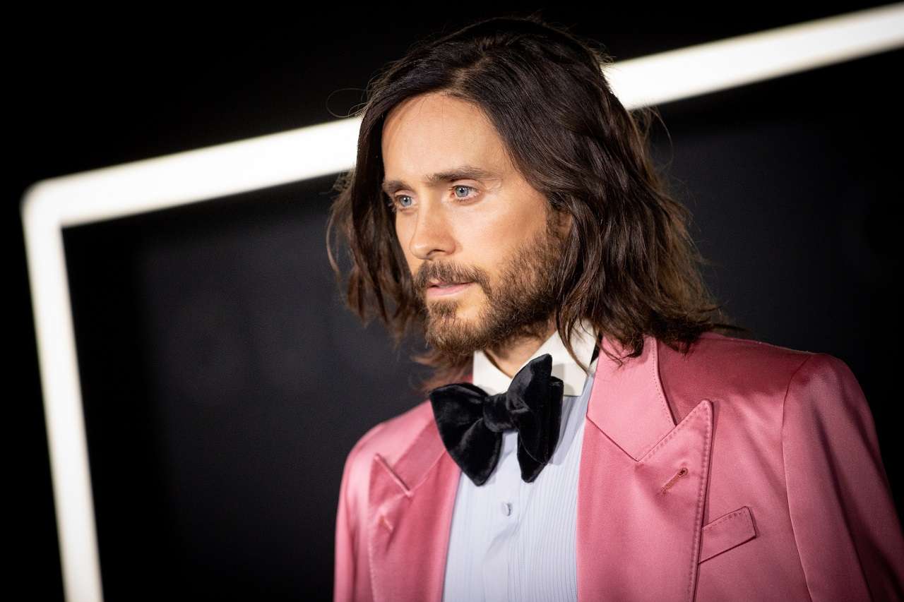 在不同角色間轉換自如， Jared Leto 的本色流露古典藝術氣息