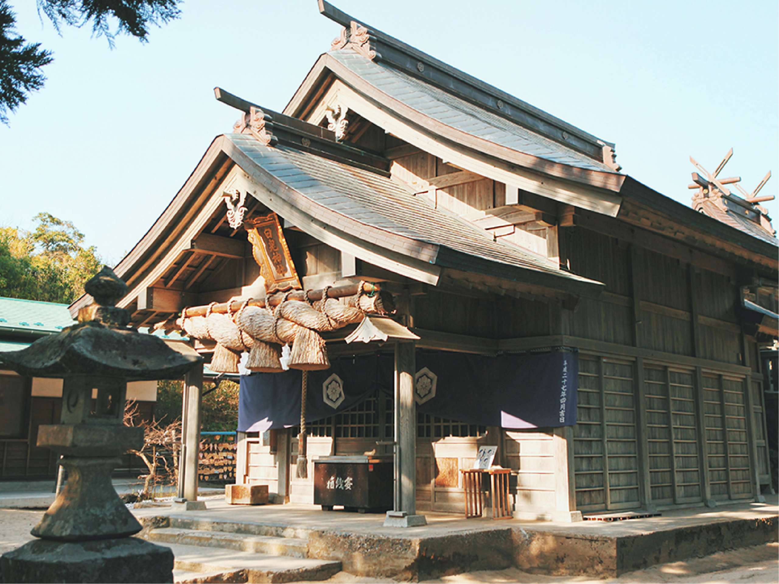 (圖為白兔神社。)