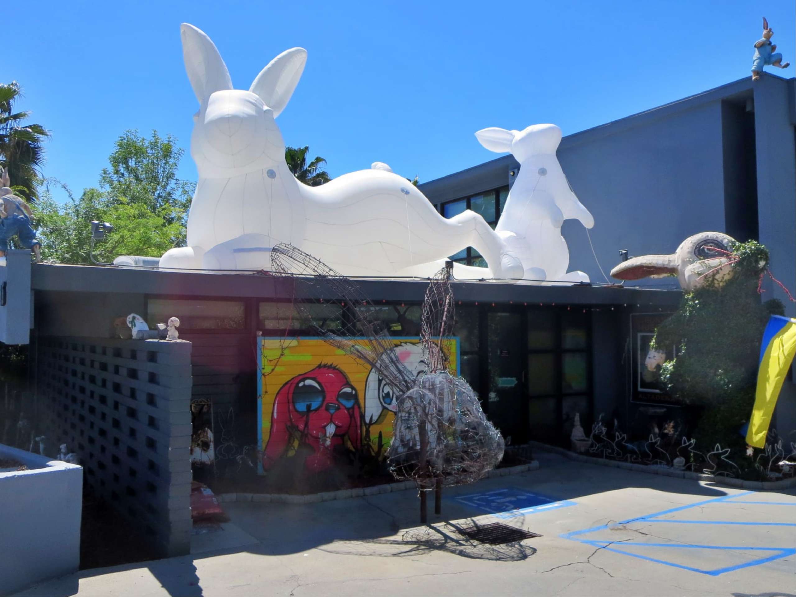 (圖為 The Bunny Museum 外觀。)