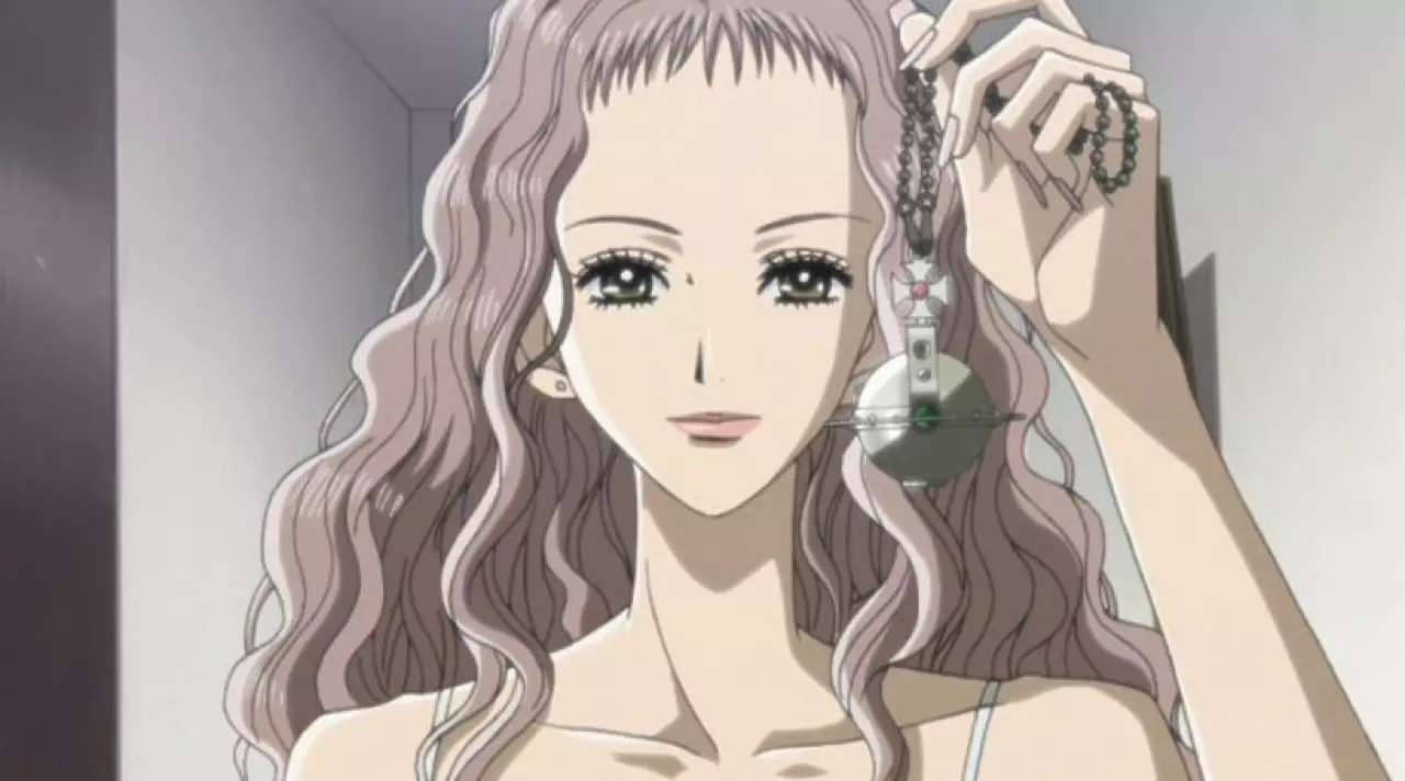 (動畫《 Nana 》中出現的 Vivienne Westwood 「 The Orb 」系列飾品。)