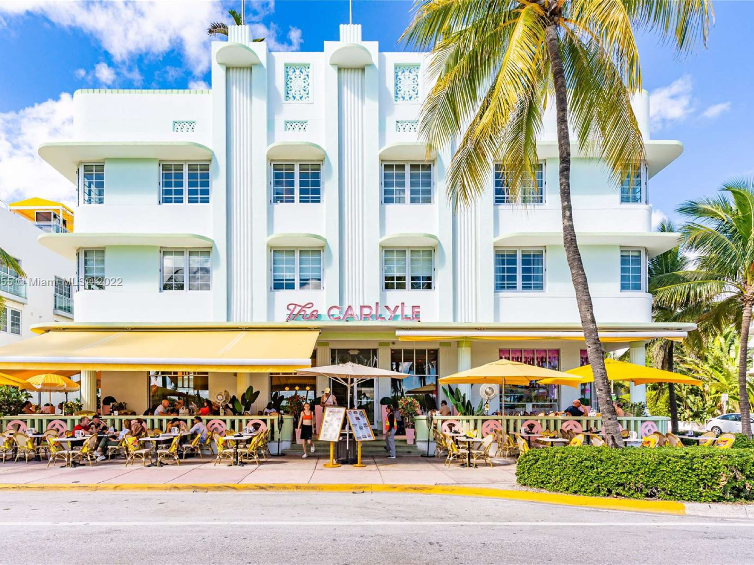 《 Scarface 》以 Miami Beach 為場景, The Carlyle 也是其一。