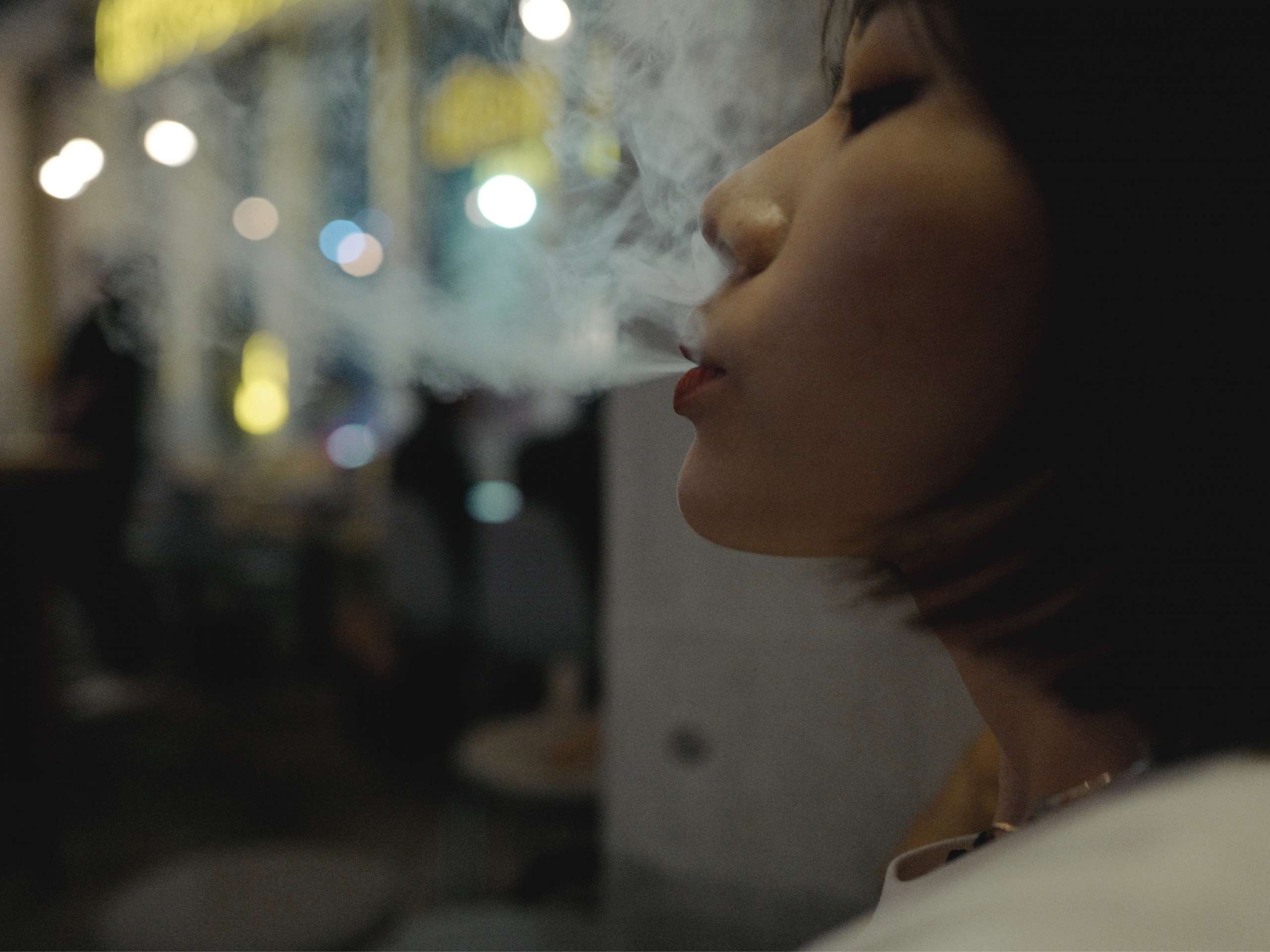 ( musch 店內燈光偏暗,讓人能卸下白日的防備、毫無壓力的享受獨處時光。)