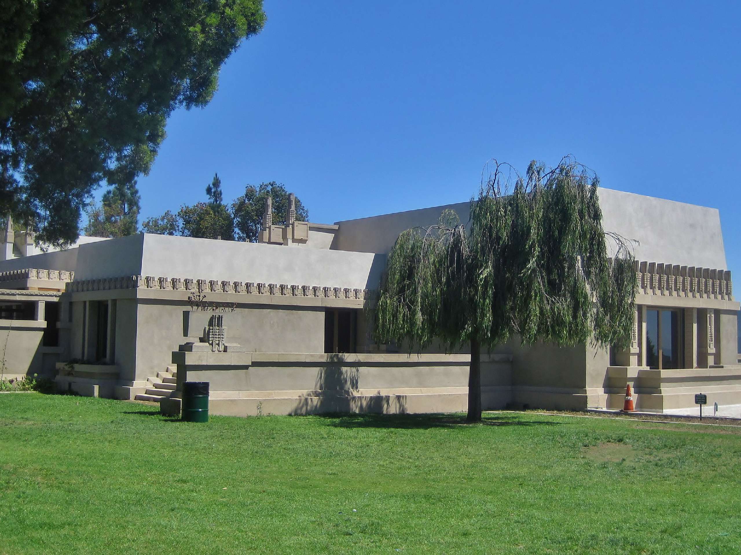 Hollyhock House, Los Angeles, US, 1921