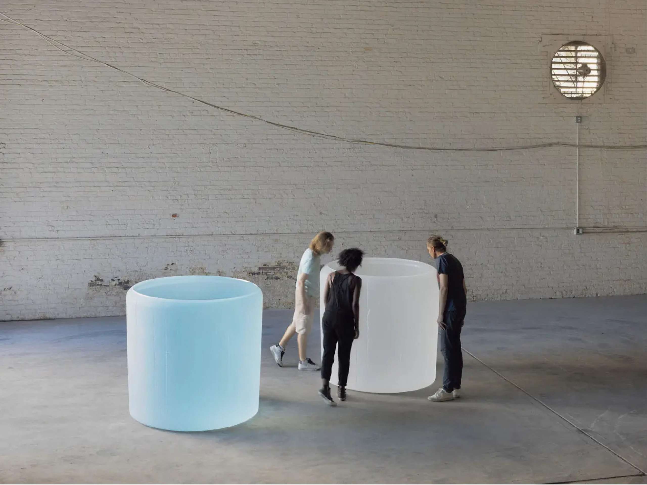 （ Water Double, v. 1, Roni Horn, 2013 – 2015 ）