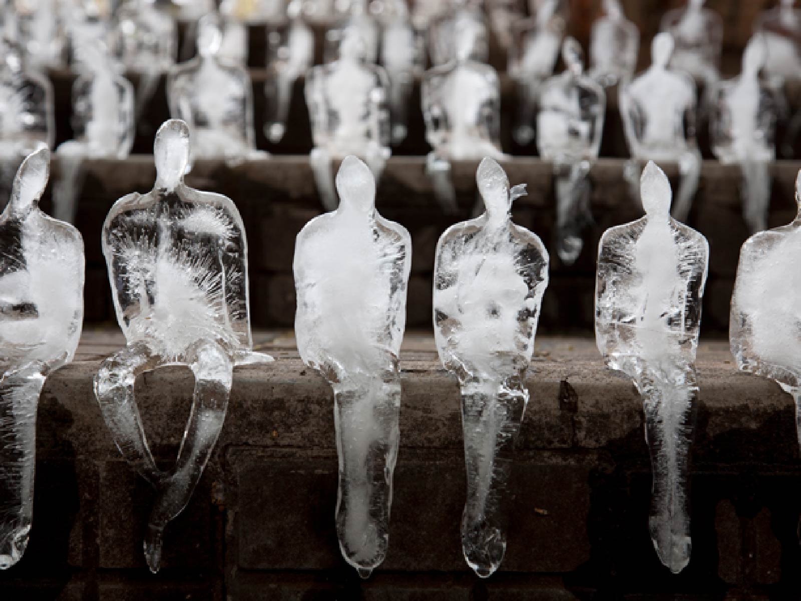 ( Minimum Monument Project , Néle Azevedo , 2001 )