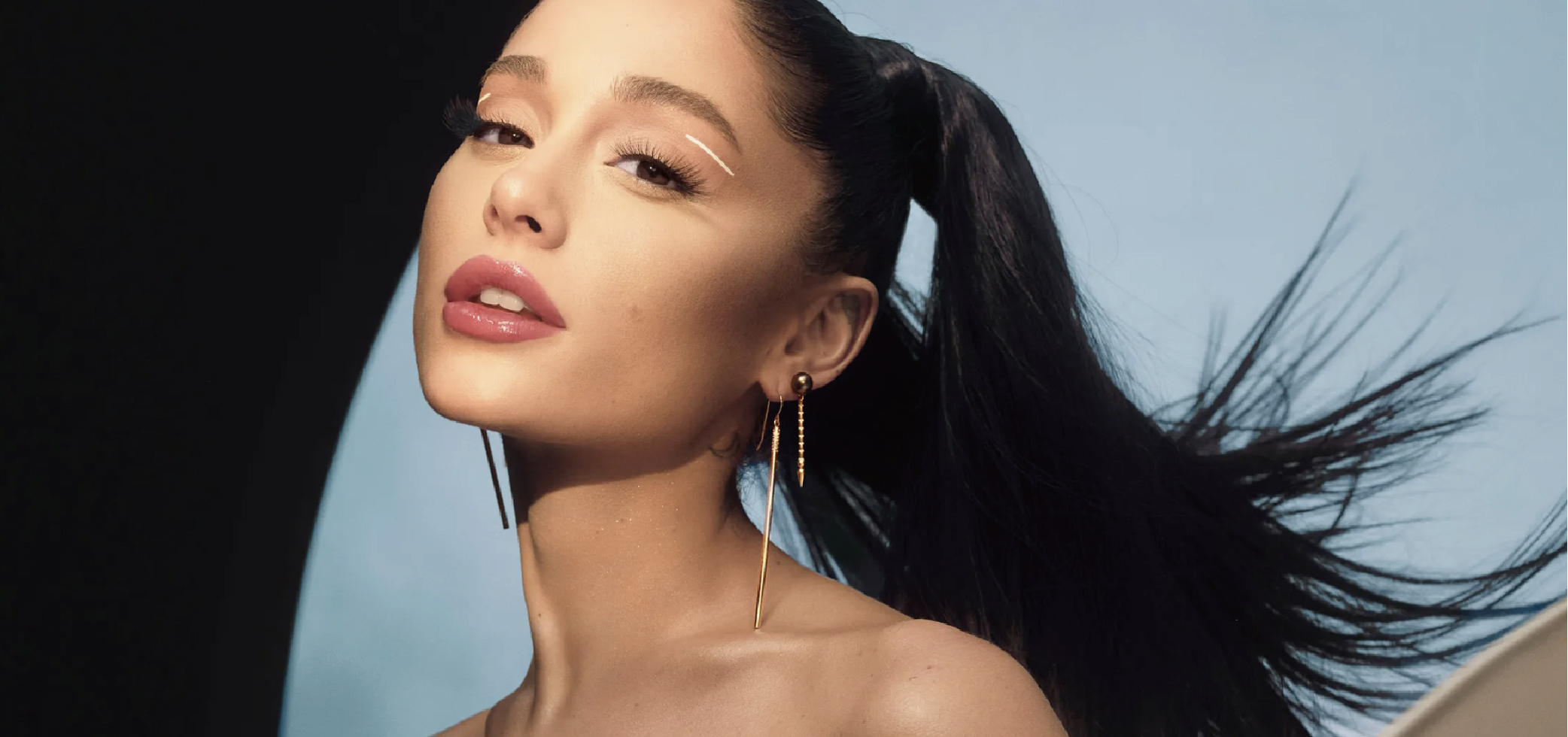 當甜美成為武器，Ariana Grande 致世界的一封情書