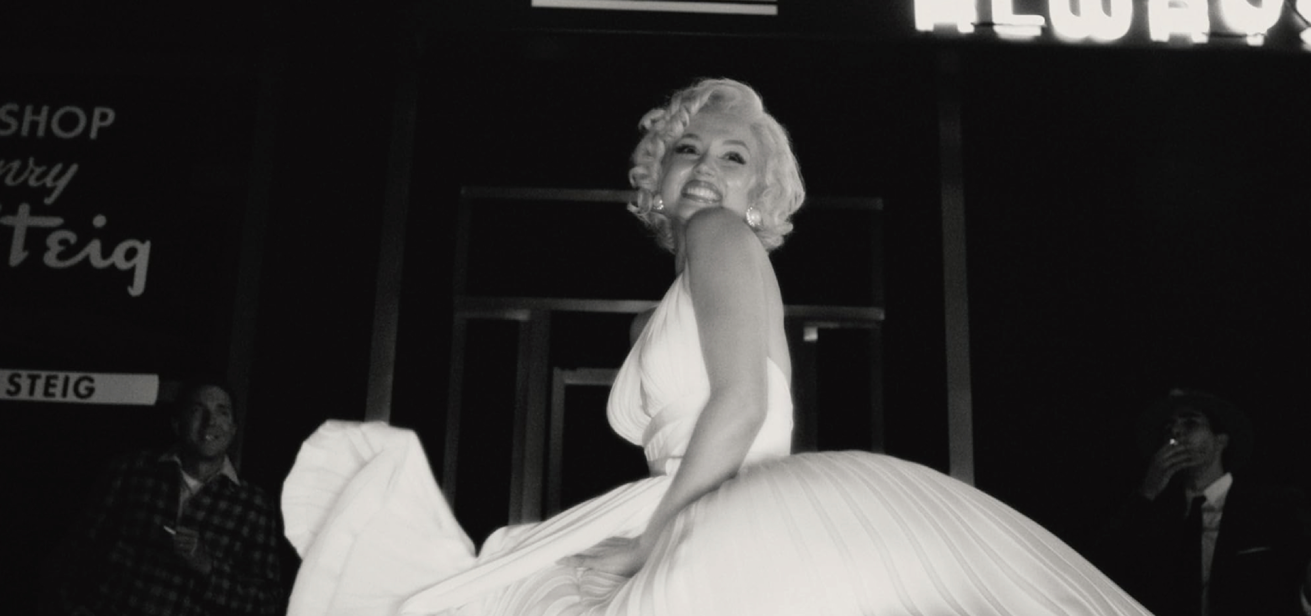 難忘那一抹紅唇與白金亮髮，自帶性張力的 Marilyn Monroe