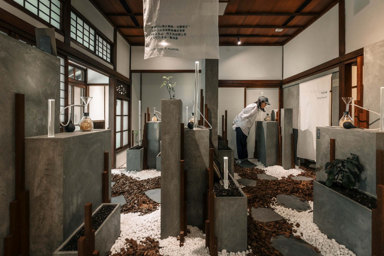 12.(肯園2)肯園的「療癒之島 香氣再發現」特展透過森林植物的香氣引領參觀者進行一場自我與內在靈性的對話。