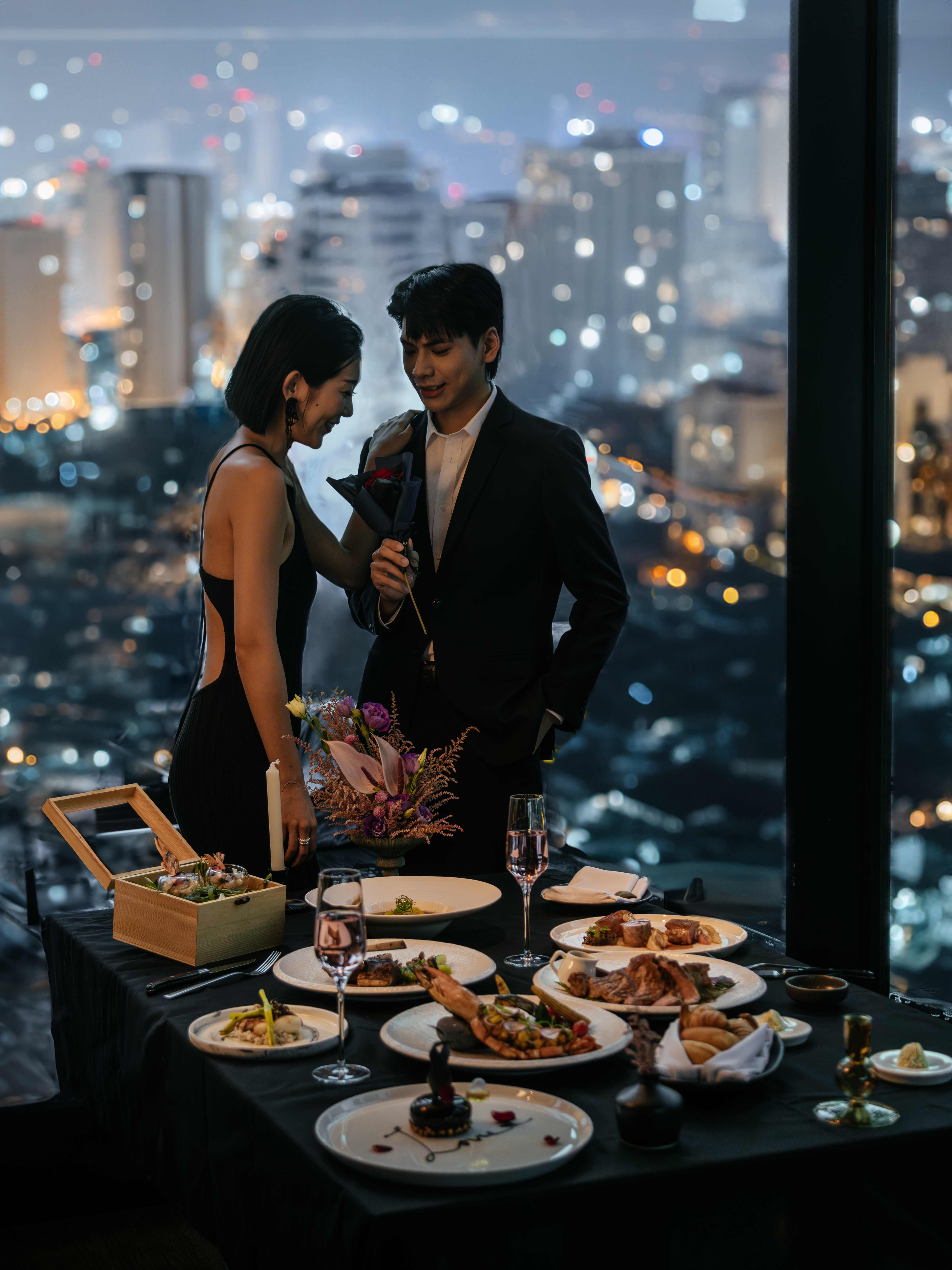 CÉ LA VI Taipei 2024七夕情人節推出大人系套餐，伴隨台北高空美景為浪漫加分。