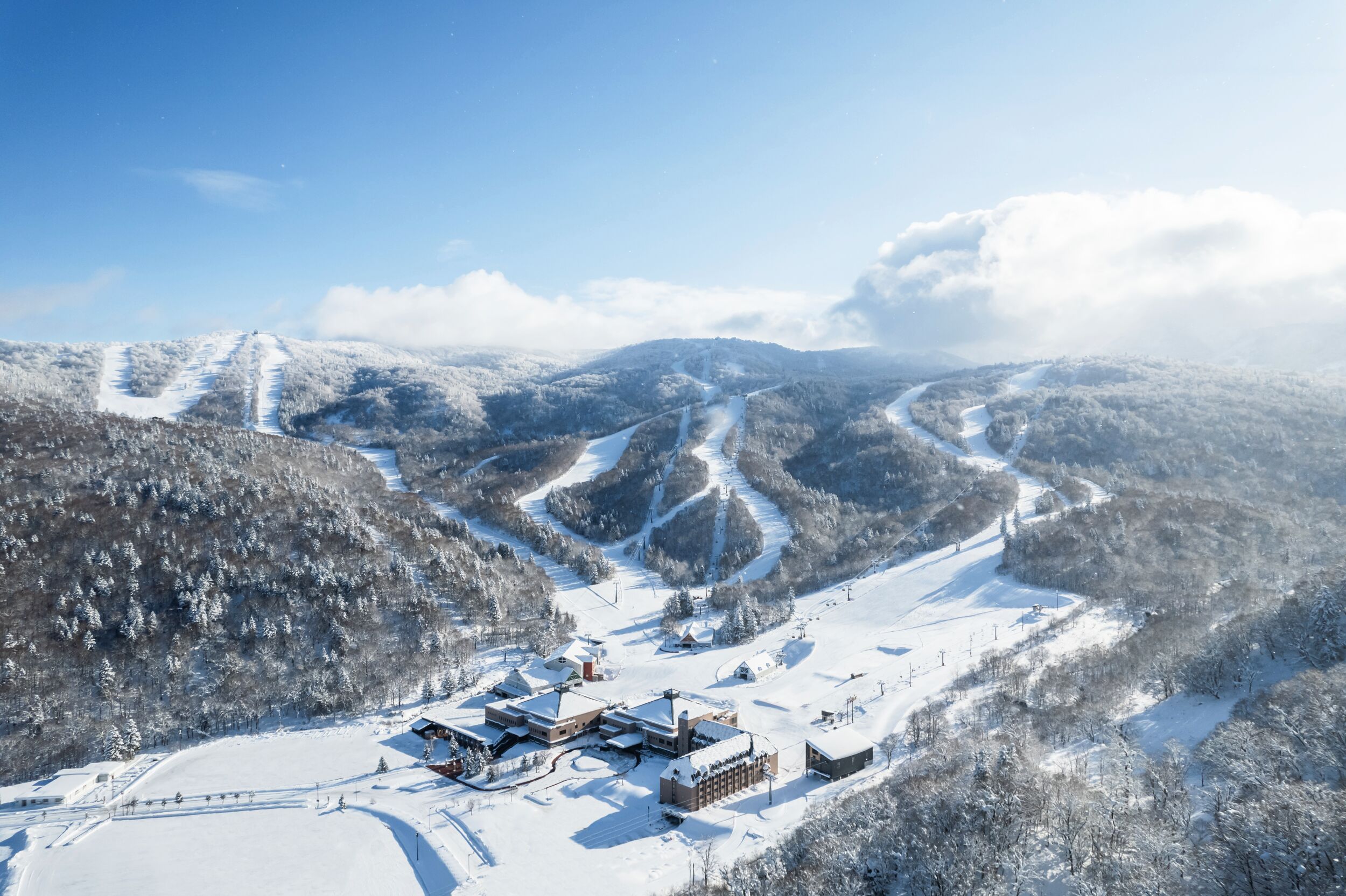 圖15. 距台最近謐境探索系列「日本北海道 Club Med Kiroro Peak 滑雪度假村」，5 天 4 夜每人最低 6.6 萬元起