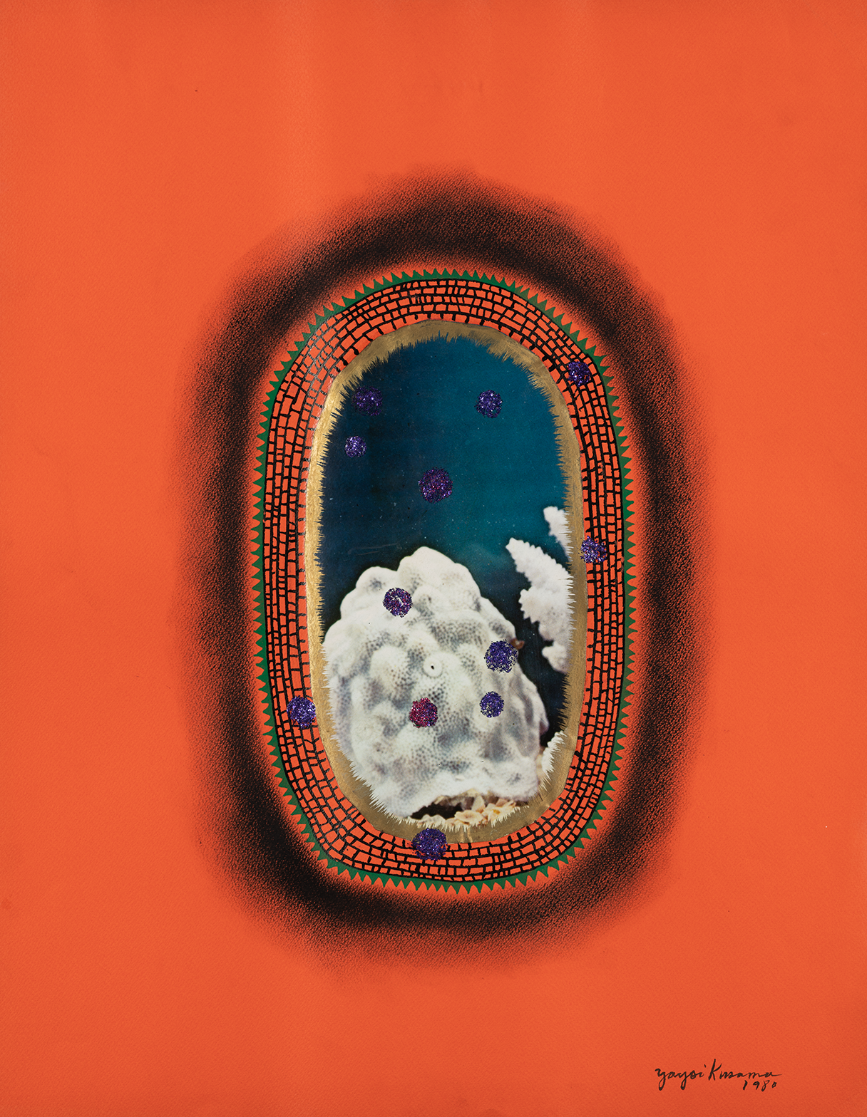 草間彌生，《海底》，1980，65.8 × 51.4 cm，拼貼、粉彩、墨水、紙，W Collection，©草間彌生