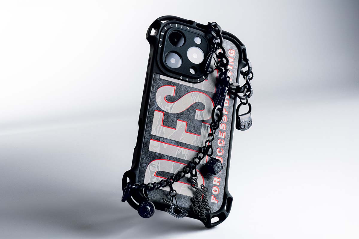 圖4. DIESEL + CASETiFY 推出 Bandana 系列手機殼，以細緻的紅色線條勾勒出 Diesel 經典 Oval D 標誌