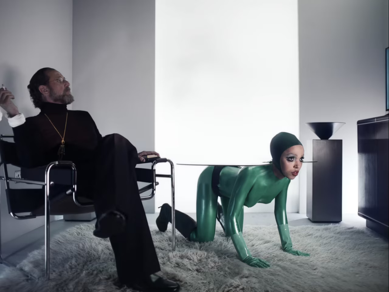 FKA Twigs〈 Perfect Stranger〉MV