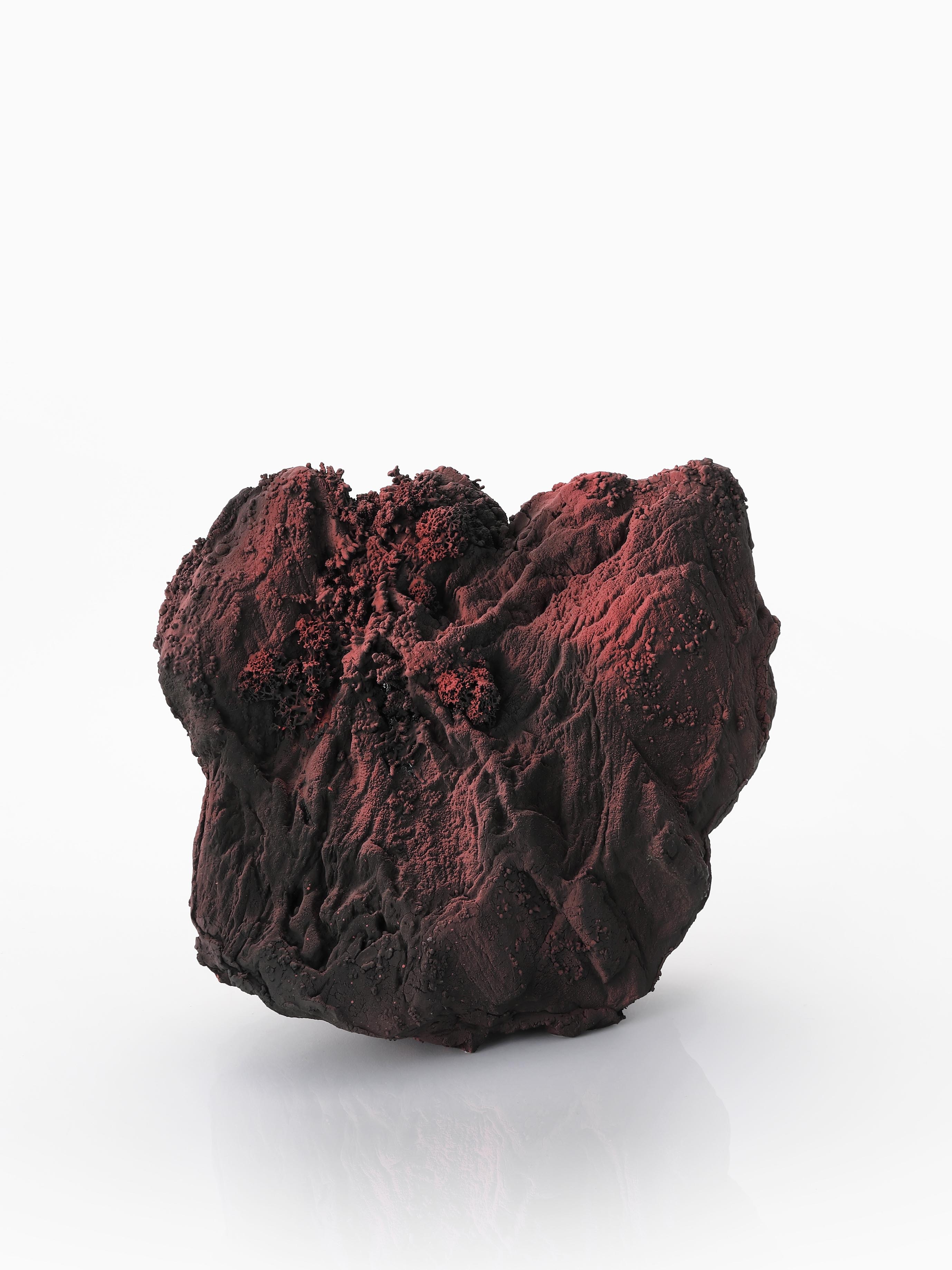 Pyun Yae-Rin, “Poem for Ephemeral Moments 2410122”, 2024, Stoneware, porcelain, stains, rock components, glaze, 30 x 17 x 34 cm. Image courtesy of Soluna Fine Art.