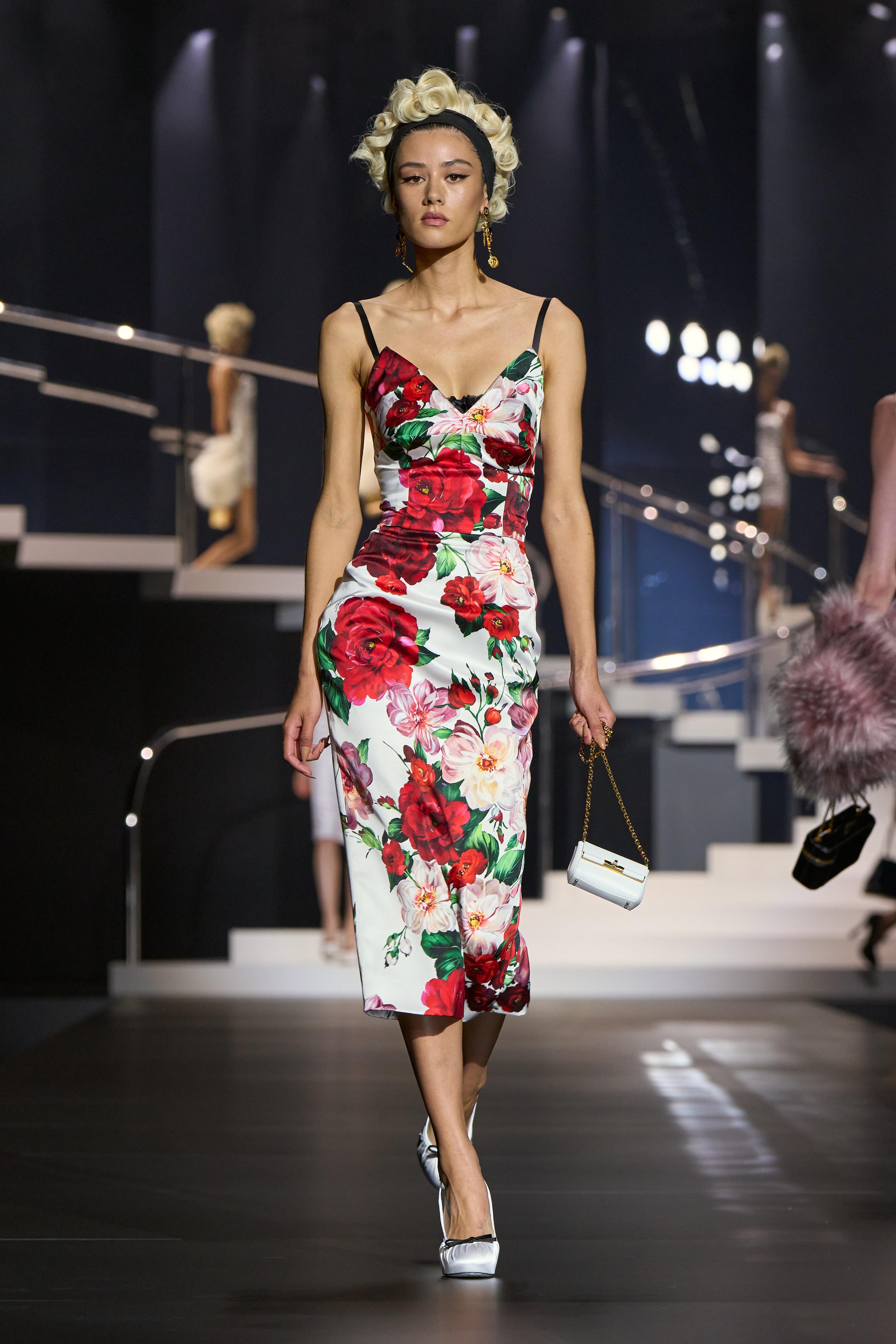 DG_Women_sFashionShow_SS25_Runway (16)