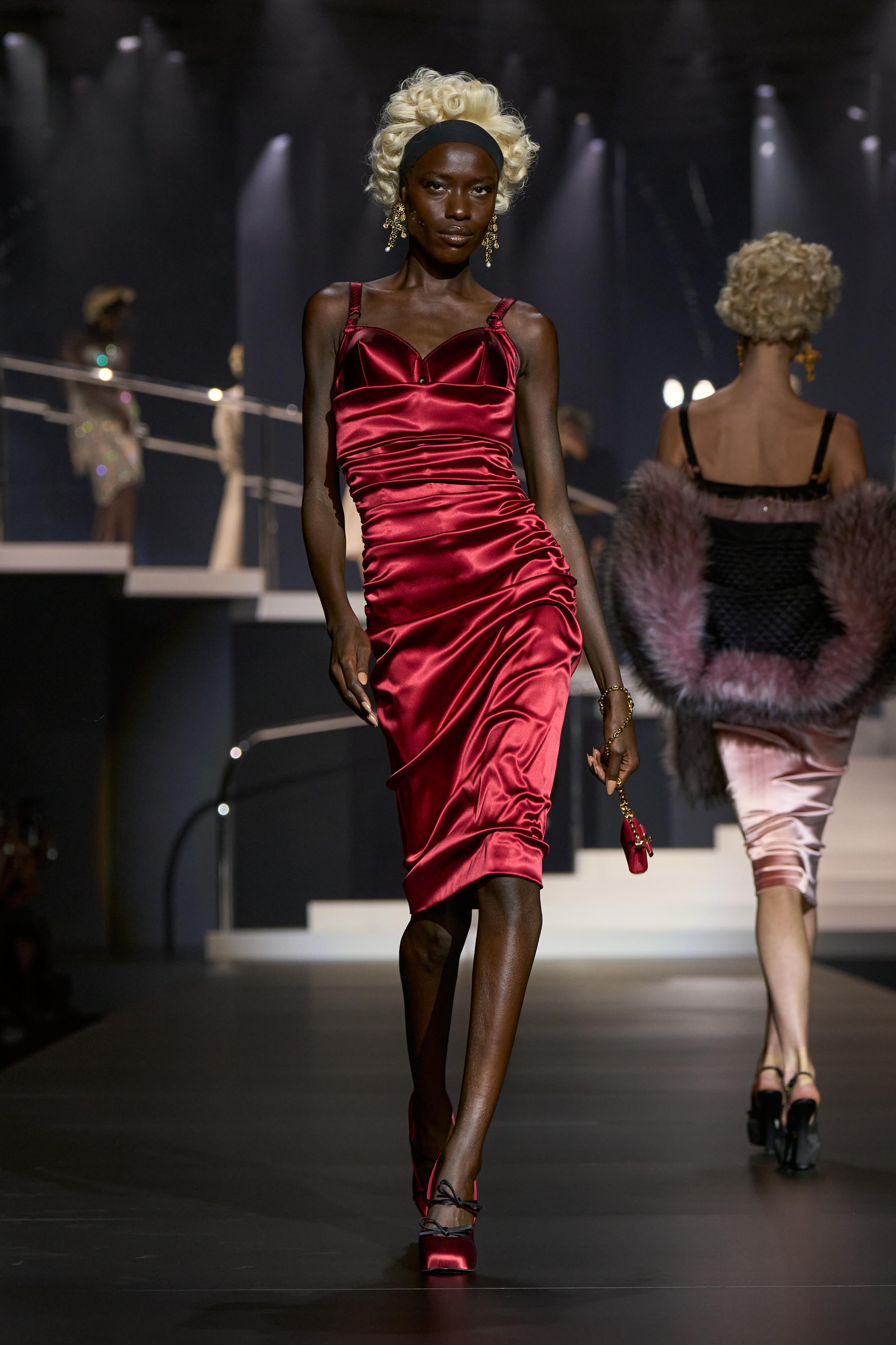 DG_Women_sFashionShow_SS25_Runway (3)