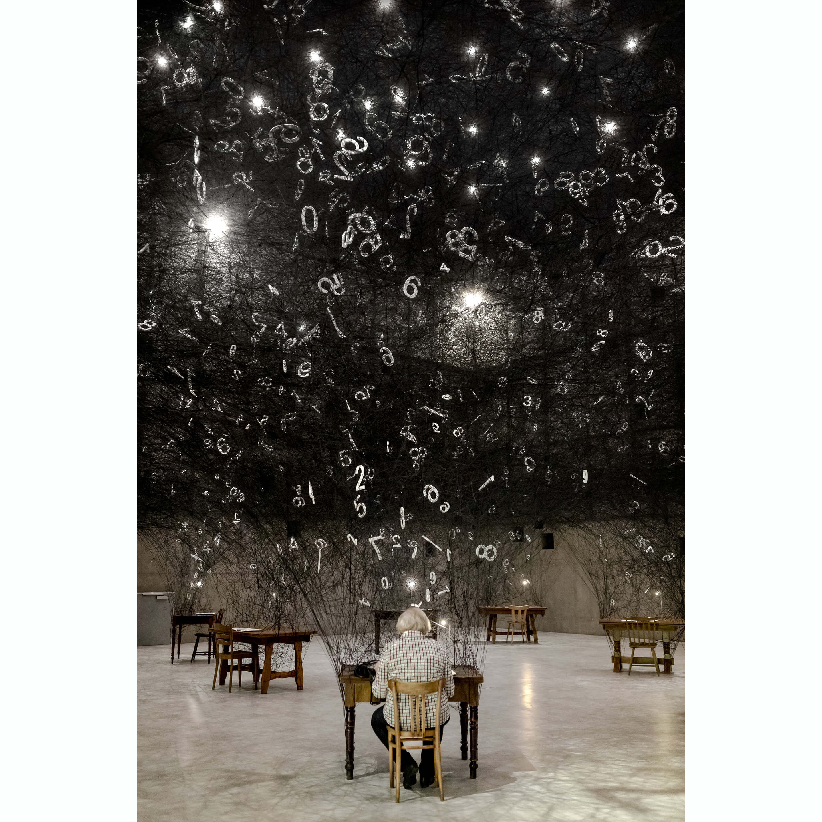 Counting Memories, Chiharu Shiota, 2020, Roksana Miarka