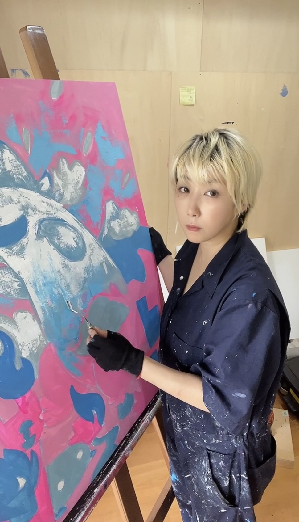 日本知名藝術家 Shoko Nakazawa創作靈感多來自對昆蟲、生物和怪獸的熱愛。圖為Shoko Nakazawa製作《THEiCON》展品畫面。