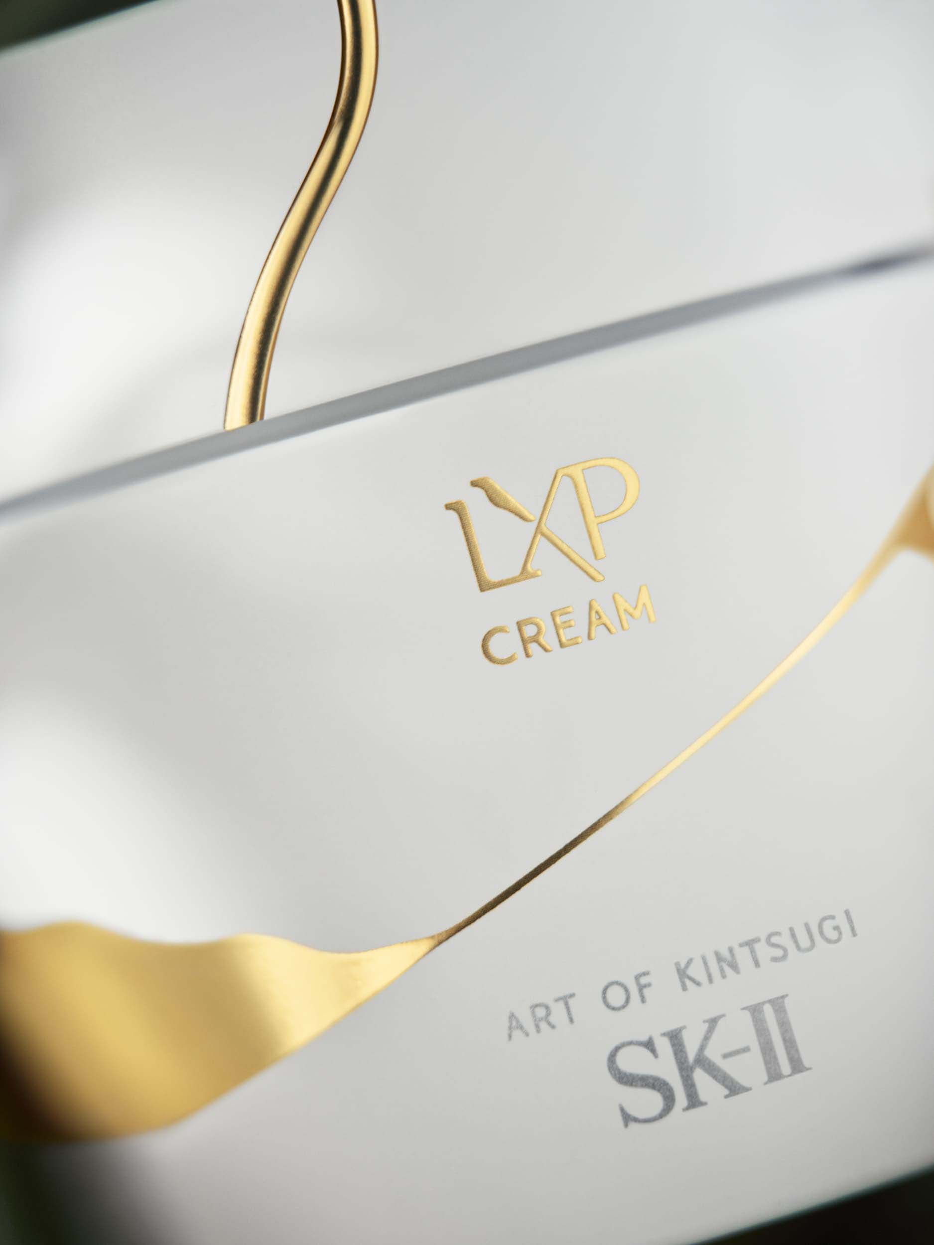 SK-II_LXP凝時金緻乳霜_包裝特寫