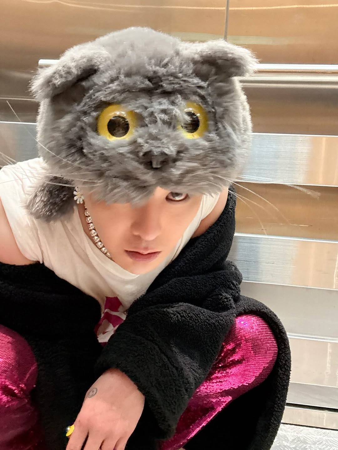 3. G-dragon with Zoa