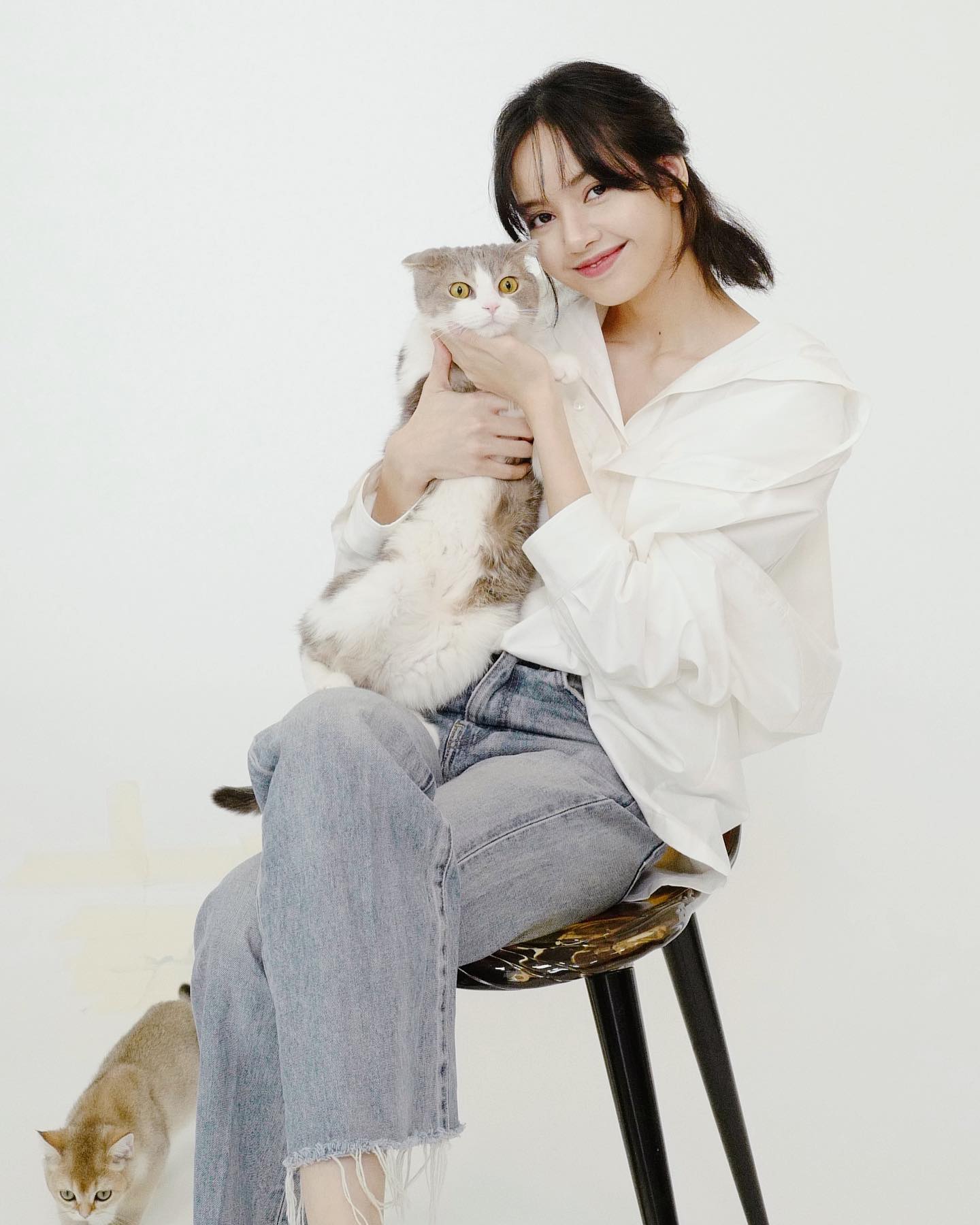 lalalalisa_m_1618655573_2553790506170504268_8012033210