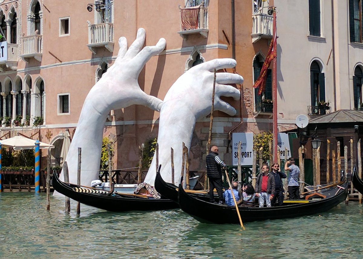 18. Lorenzo Quinn_Support