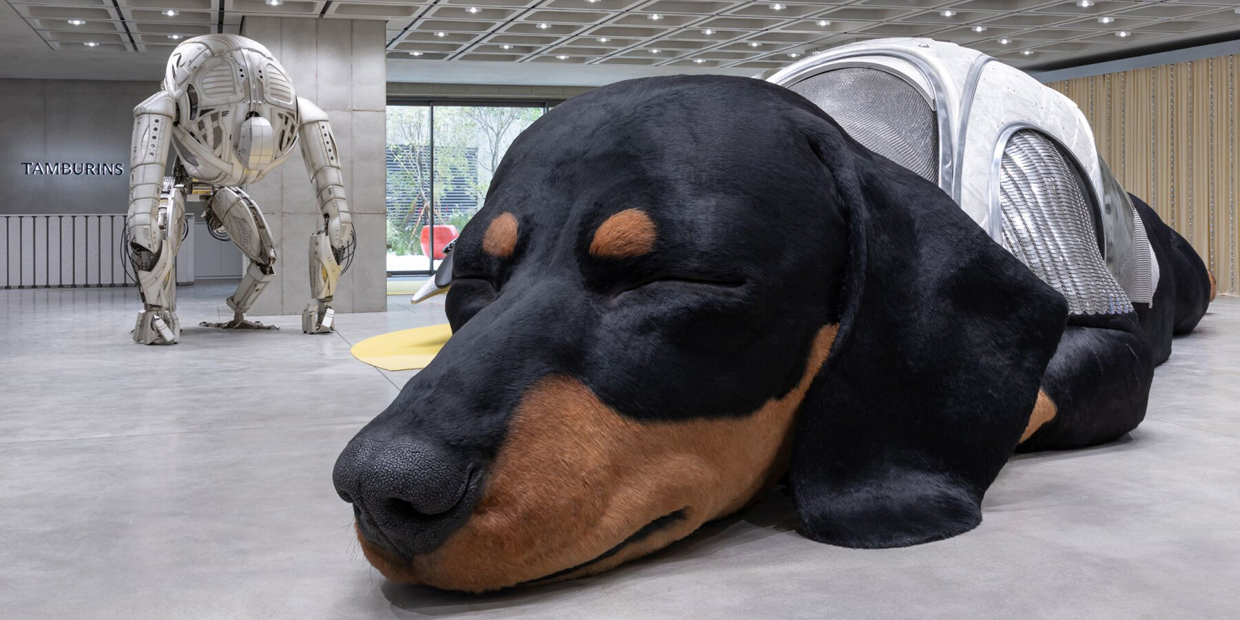 尺度即信念：當巨型裝置跨越美術館，重構當代空間的敘事力