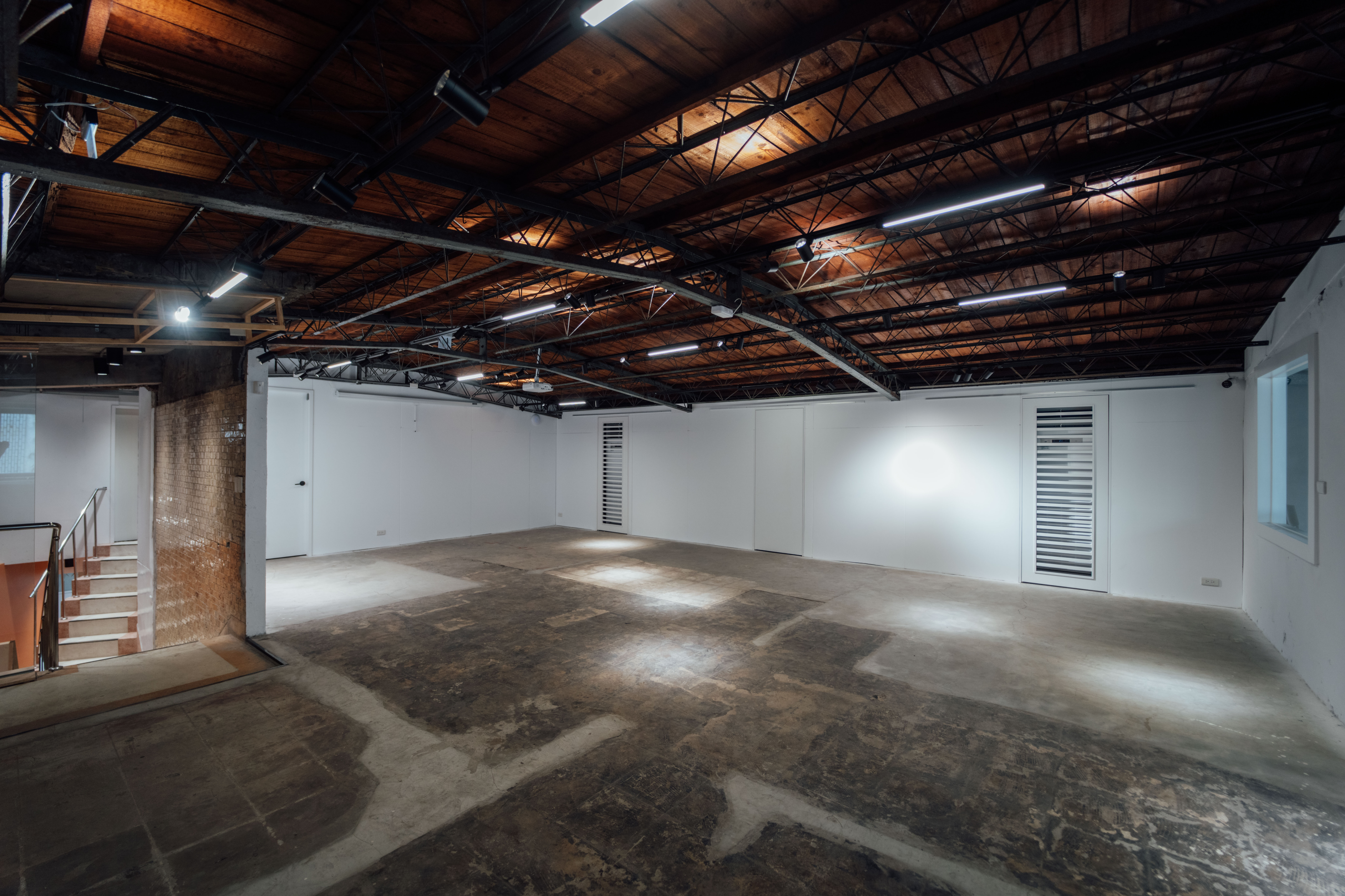 5F_展演空間「大氣層」可舉辦劇場、講座或主題展覽，滿足不同的創作與發表的需求