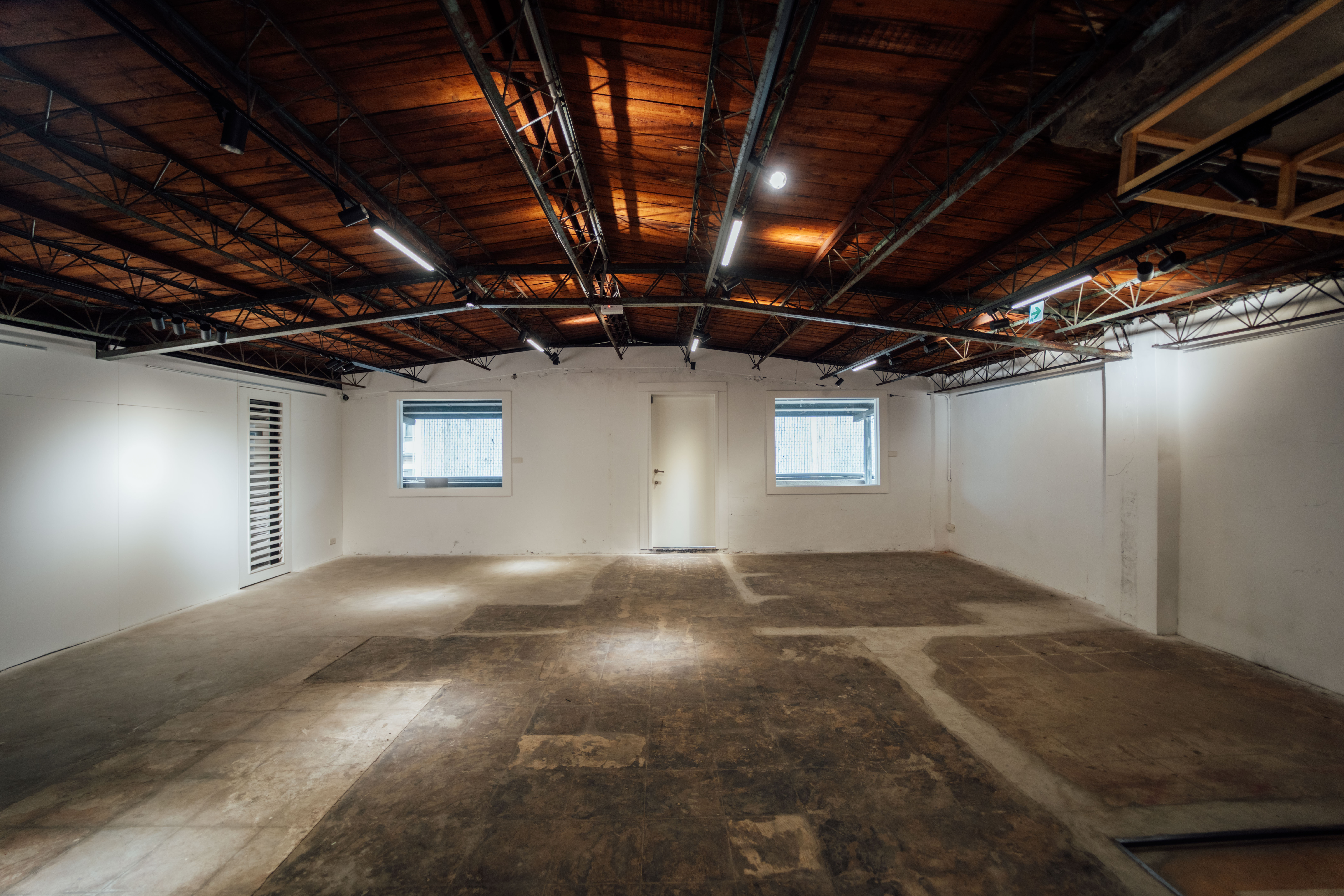 5F_展演空間「大氣層」可舉辦劇場、講座或主題展覽，滿足不同的創作與發表的需求