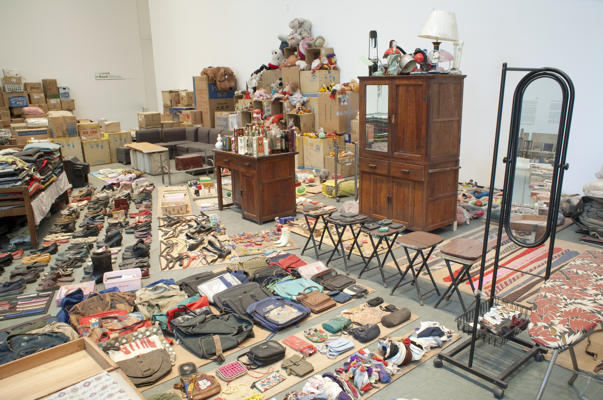 MoMA《Projects 90: Song Dong》特展中的 《Waste Not》作品系列