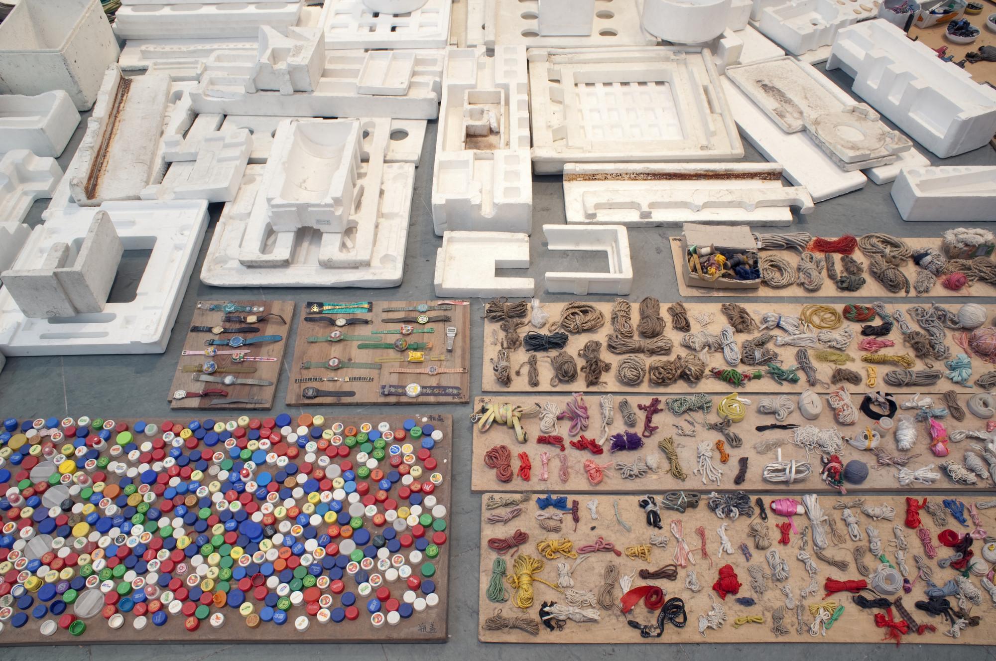 MoMA《Projects 90: Song Dong》特展中的 《Waste Not》作品系列