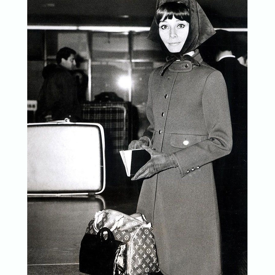 13. 1960年代奧黛麗・赫本委託Louis Vuitton改製經典包款speedy bag＿Getty Images11