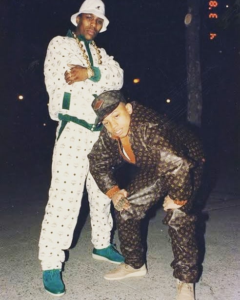 17. LV滿版老花運動套裝