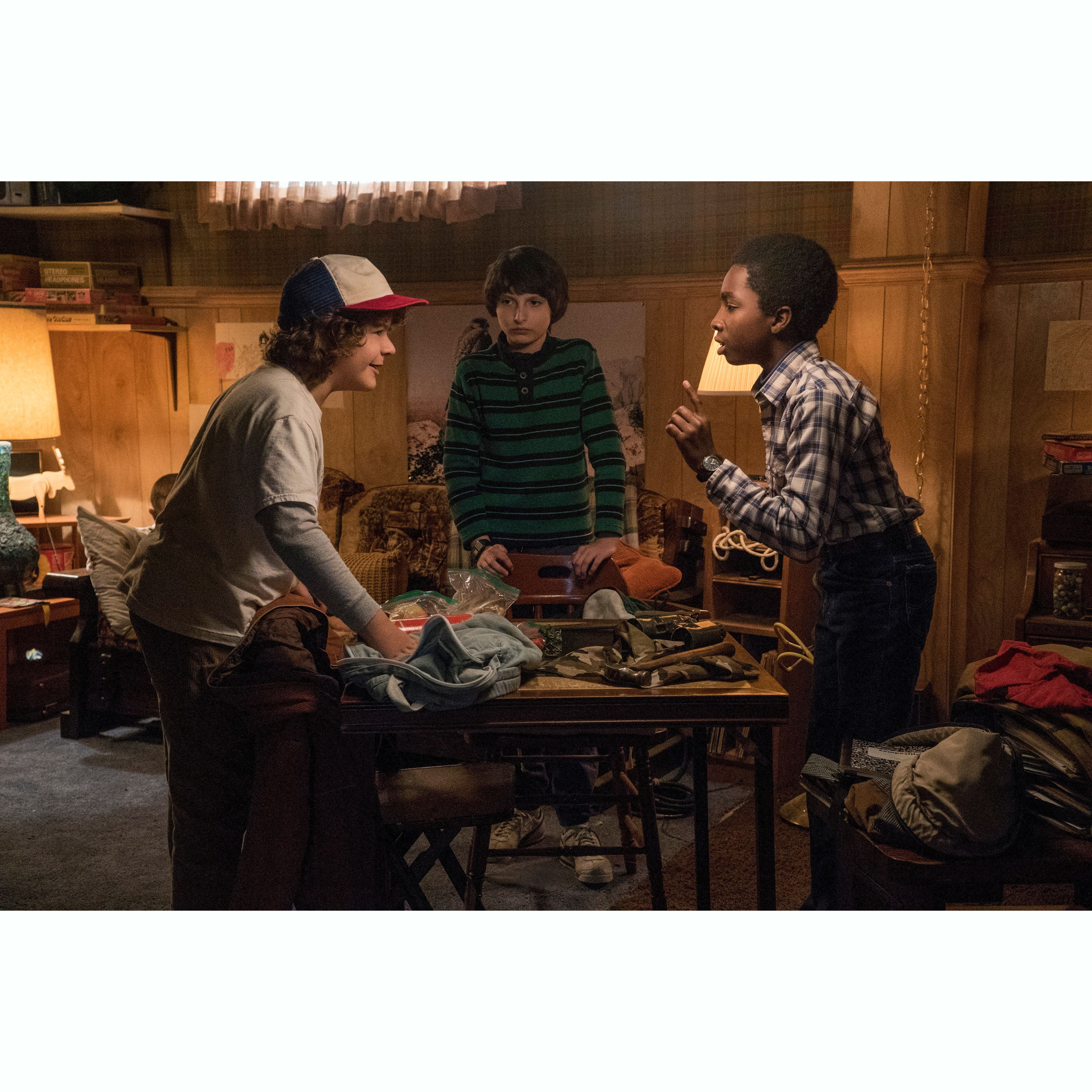 stranger_things_dustin_mike_lucas_4240