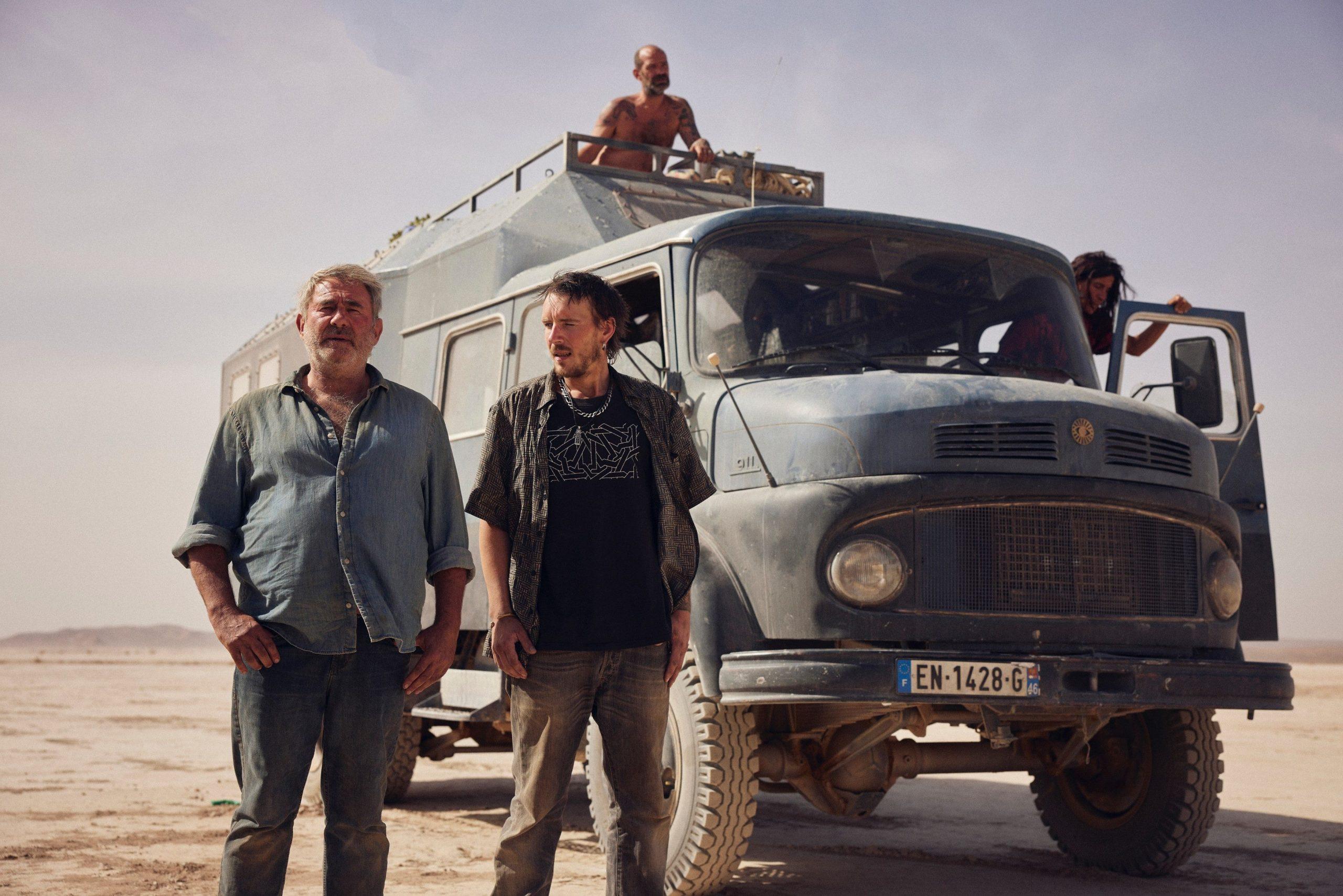 MV5BYTk4OWVlMTEtNjgzMi00Zjc1LWI3NDEtYmM4NzZmMWJiM2ViXkEyXkFqcGc@._V1_