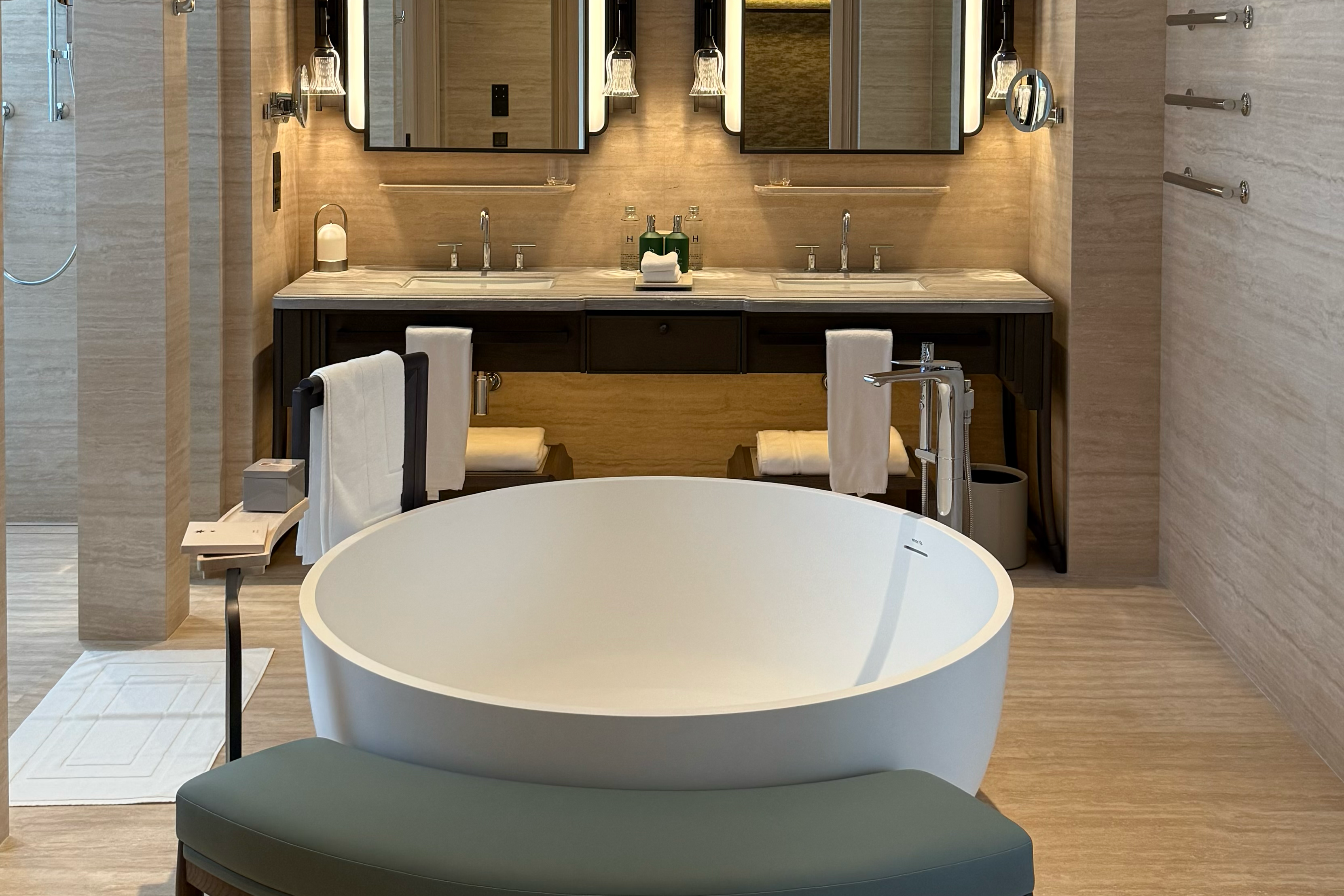 慢下來是奢侈還是反抗？當「無所事事」成為這個時代最激進的姿態