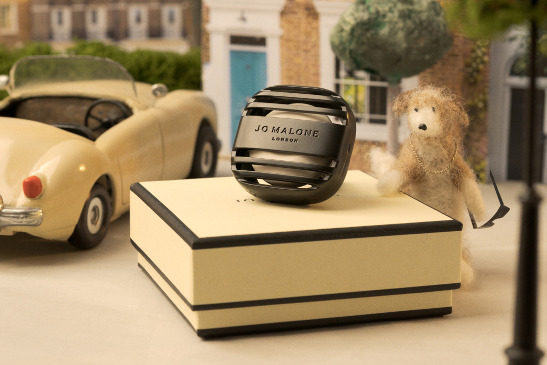 駕馭間的雅致沉穩 Jo Malone London 車用擴香系列,讓「絲柏與葡萄藤」隨行入座
