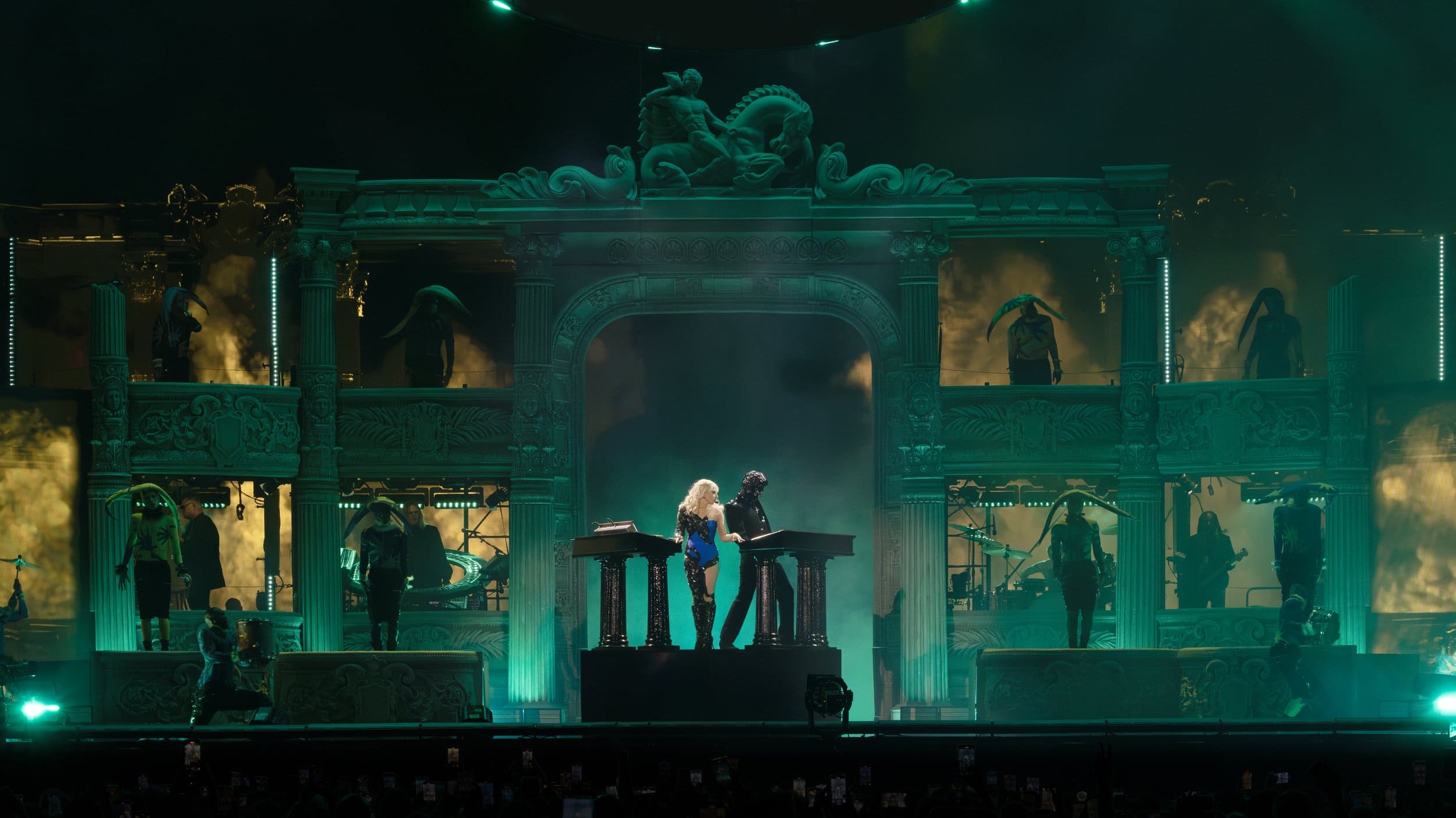 LG+Mayhem+Coachella+photo+gredit+Jason+Ardizzone-WestAR8A1108