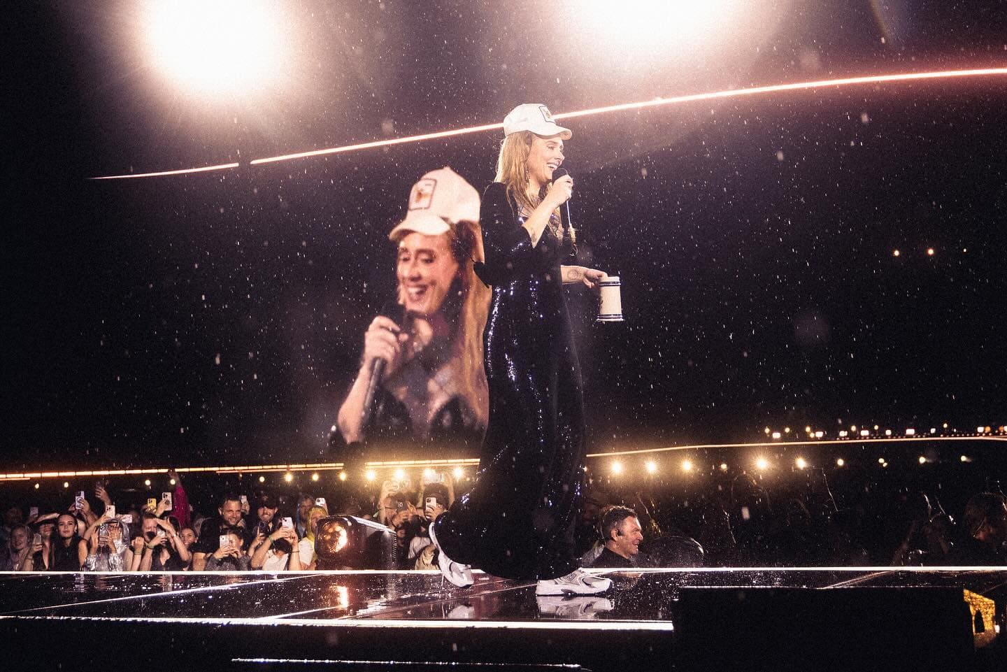 adele_1723750232_3435388399643337593_2242640123