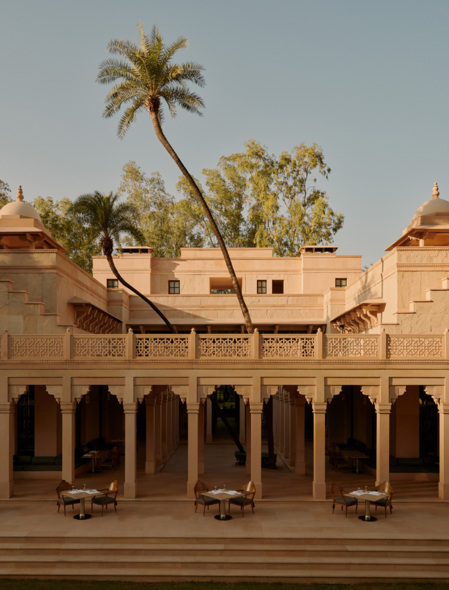 amanbagh_india_-_main_building_exterior_3