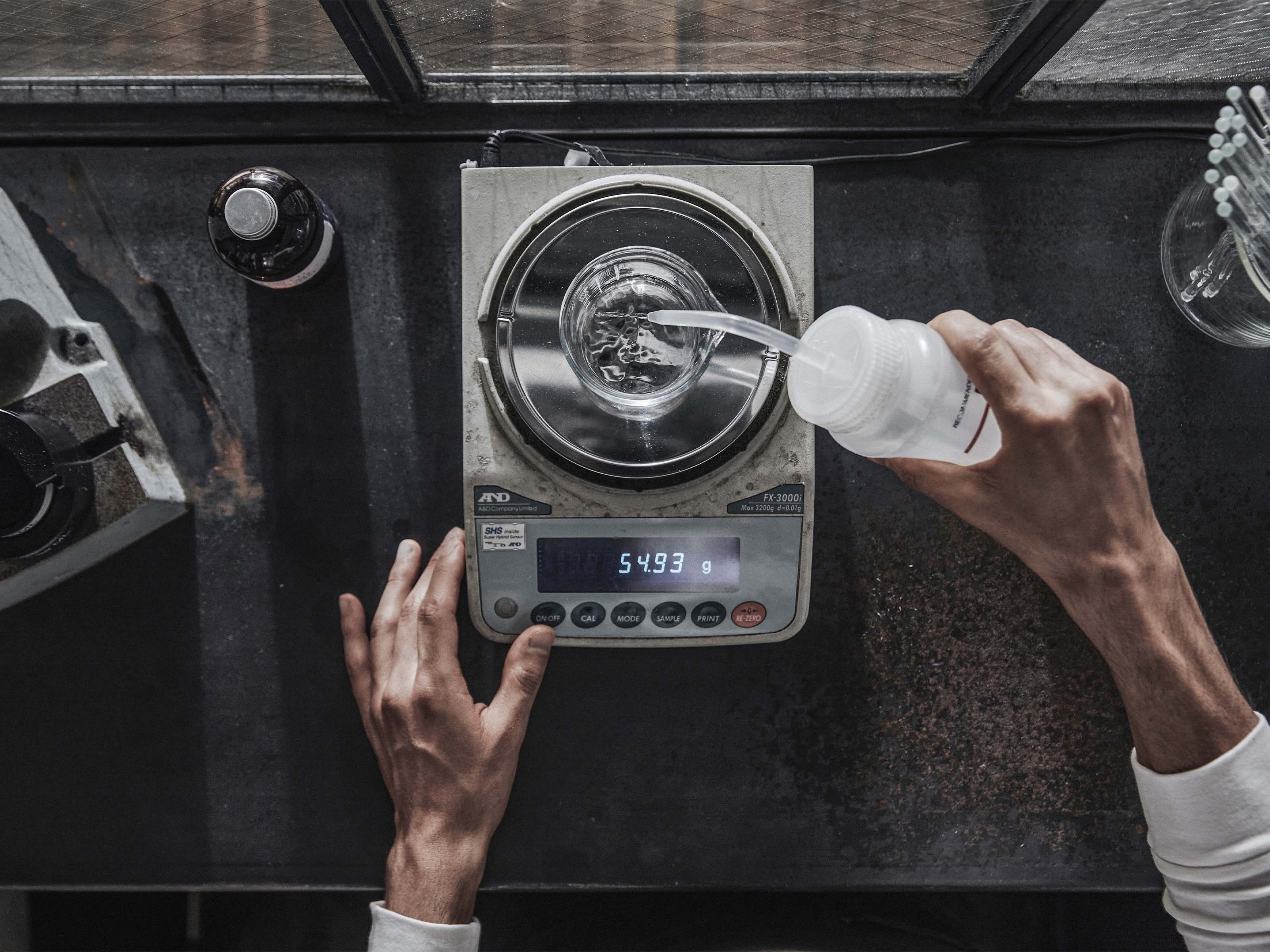 《The Essence of Slow Perfumery》_現場調香工藝