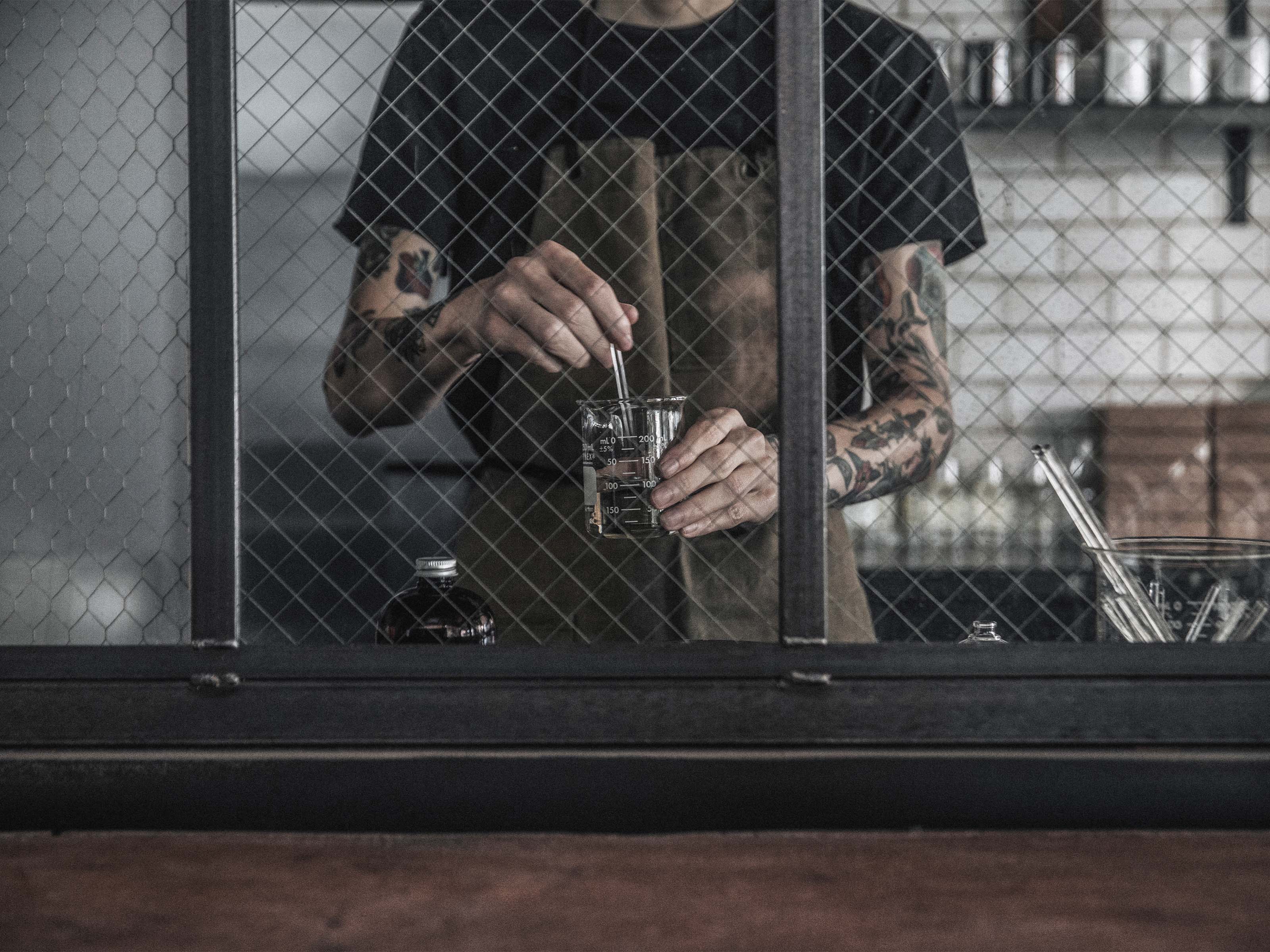 《The Essence of Slow Perfumery》_現場調香工藝_2