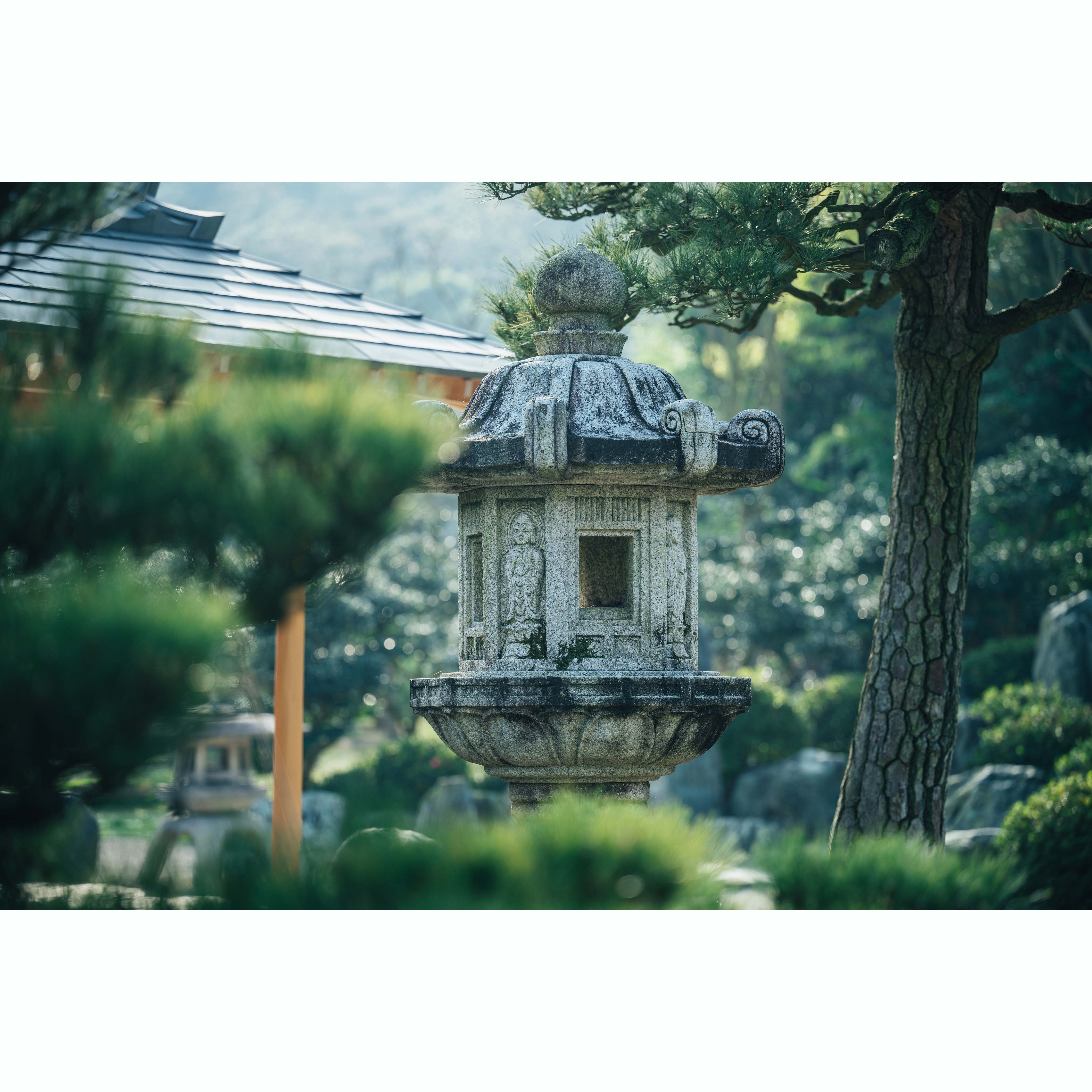佛像石燈